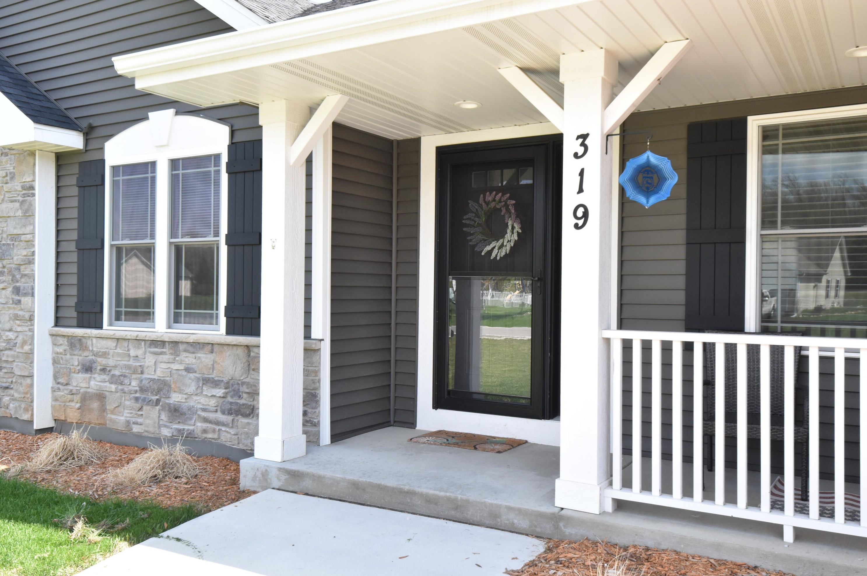 319 Appletree Ln, Eagle, WI 53119