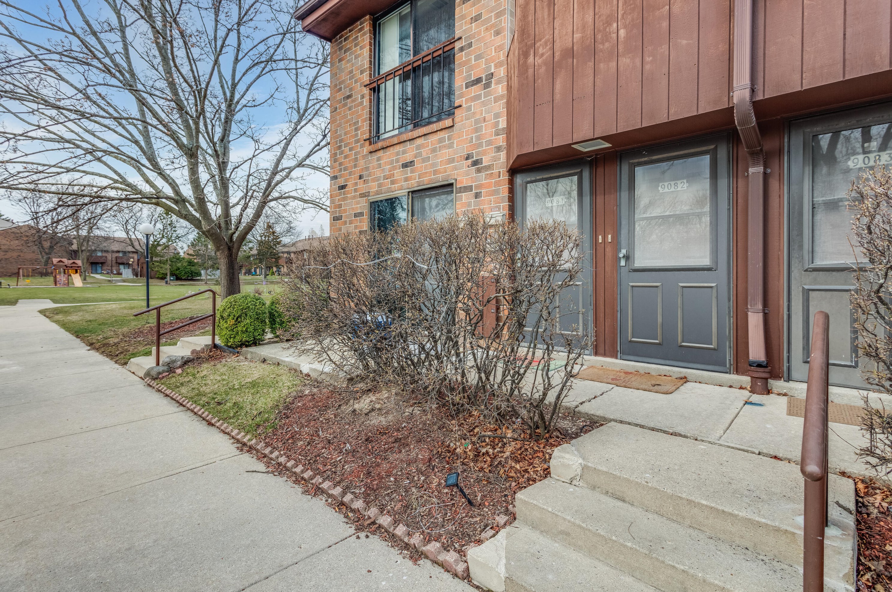 9082 N Park Plaza Ct, Milwaukee, WI 53223