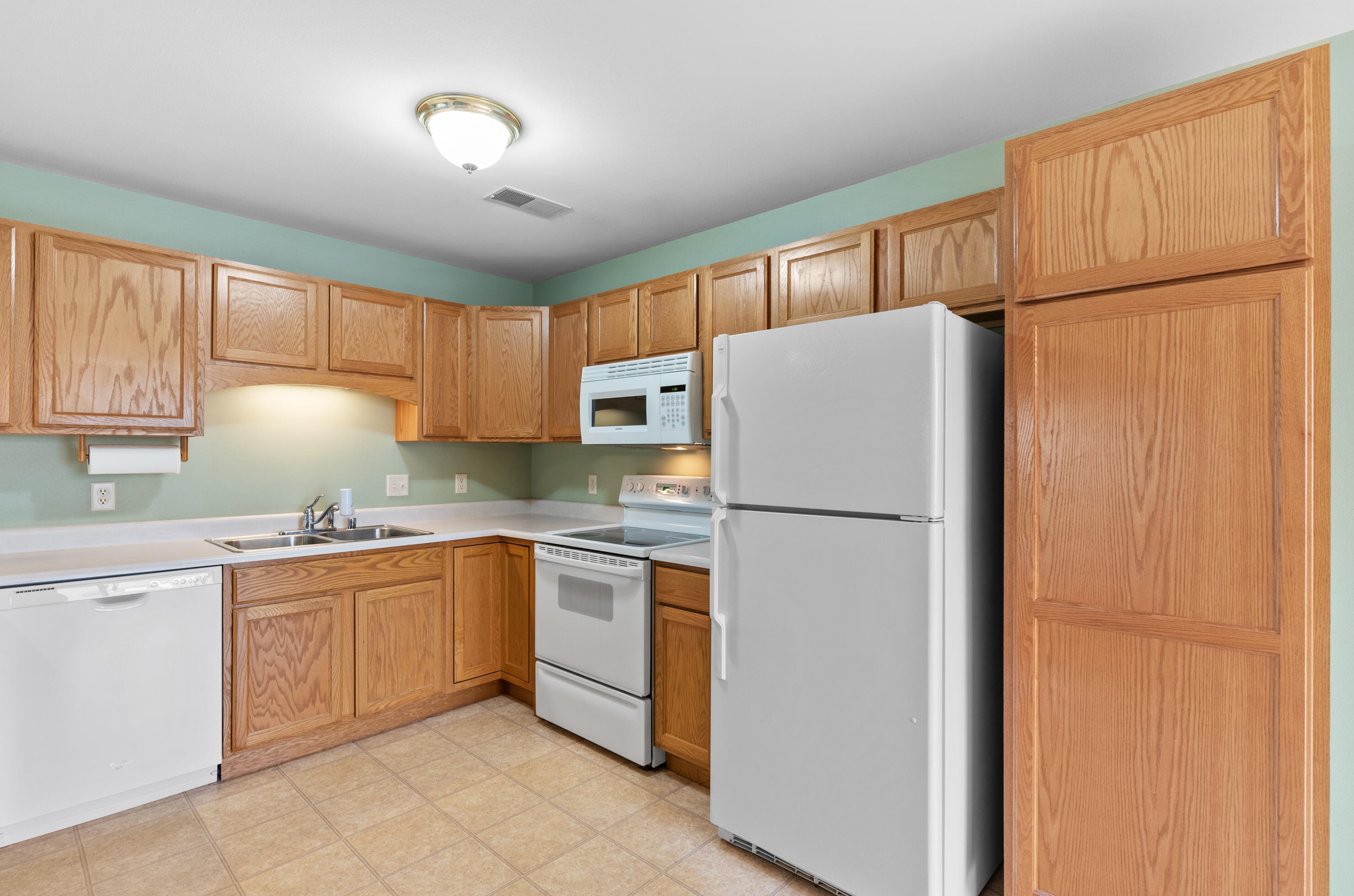 806 Church St #1, Allenton, WI 53002