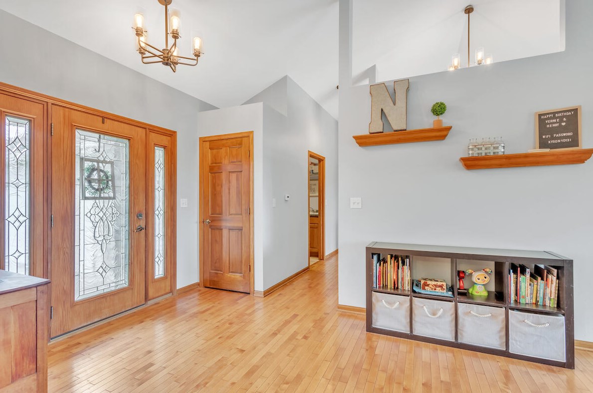 6017 Deerfield Rd, Racine, WI 53406