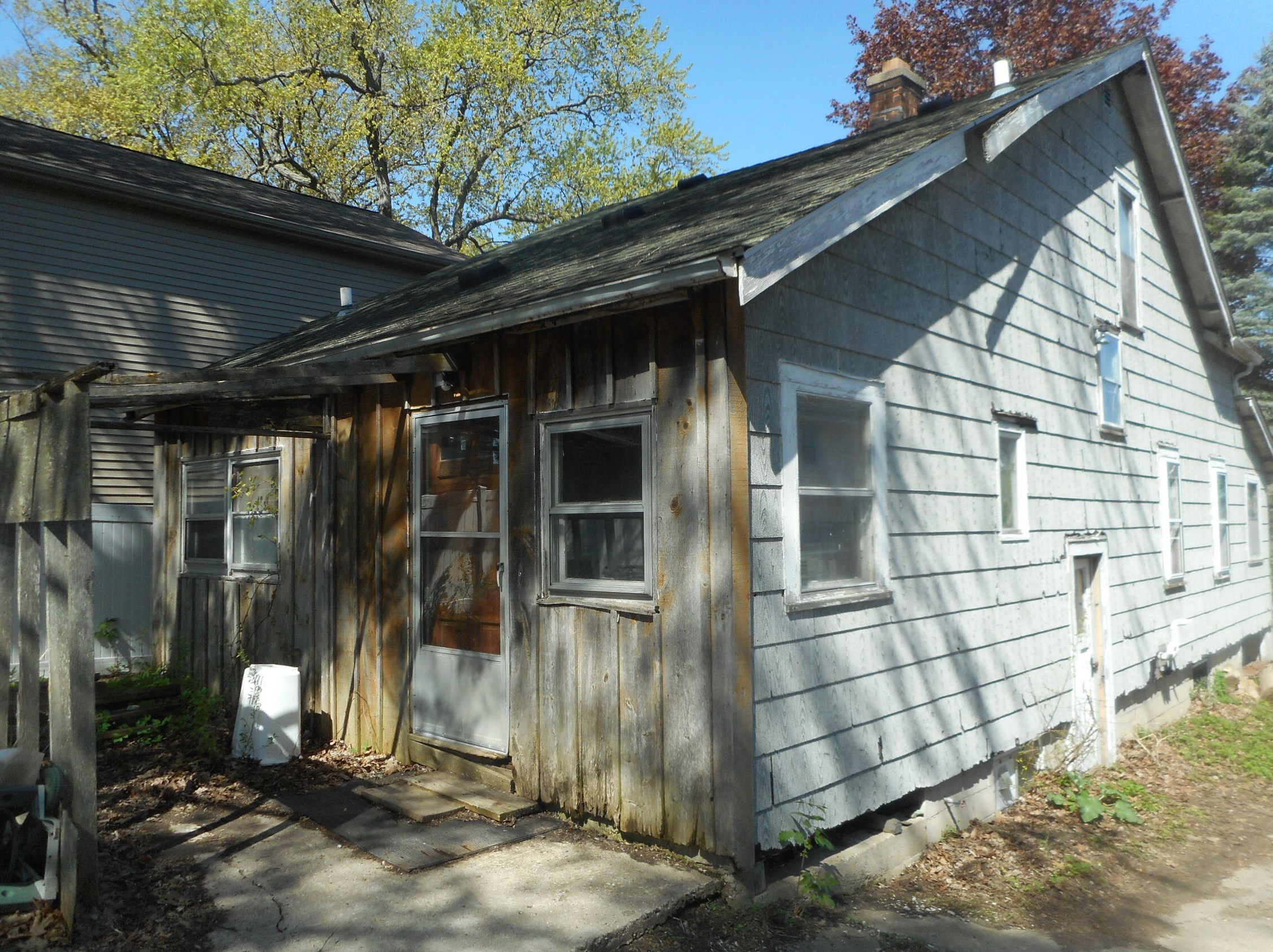 25621 S Wind Lake Rd, Waterford, WI 53185