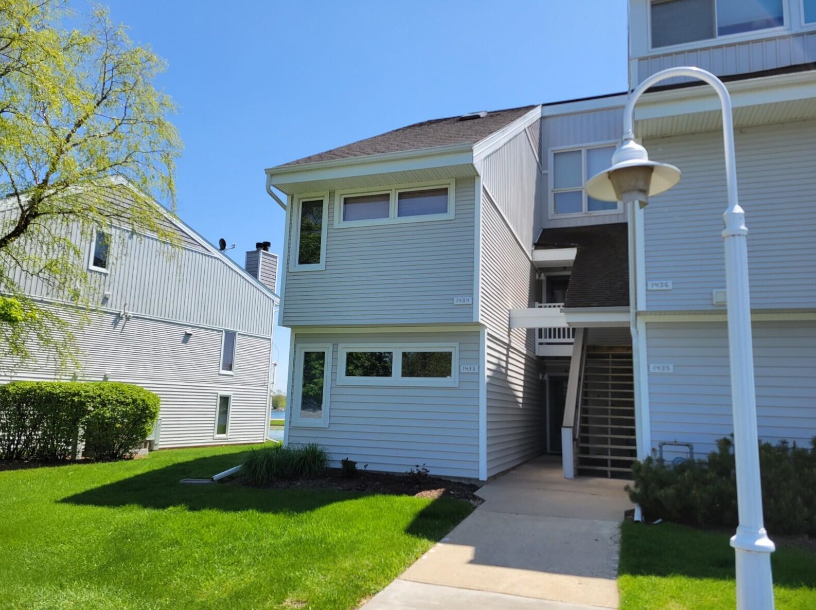 1433 Delavan Club Dr, Delavan, WI 53115-3966