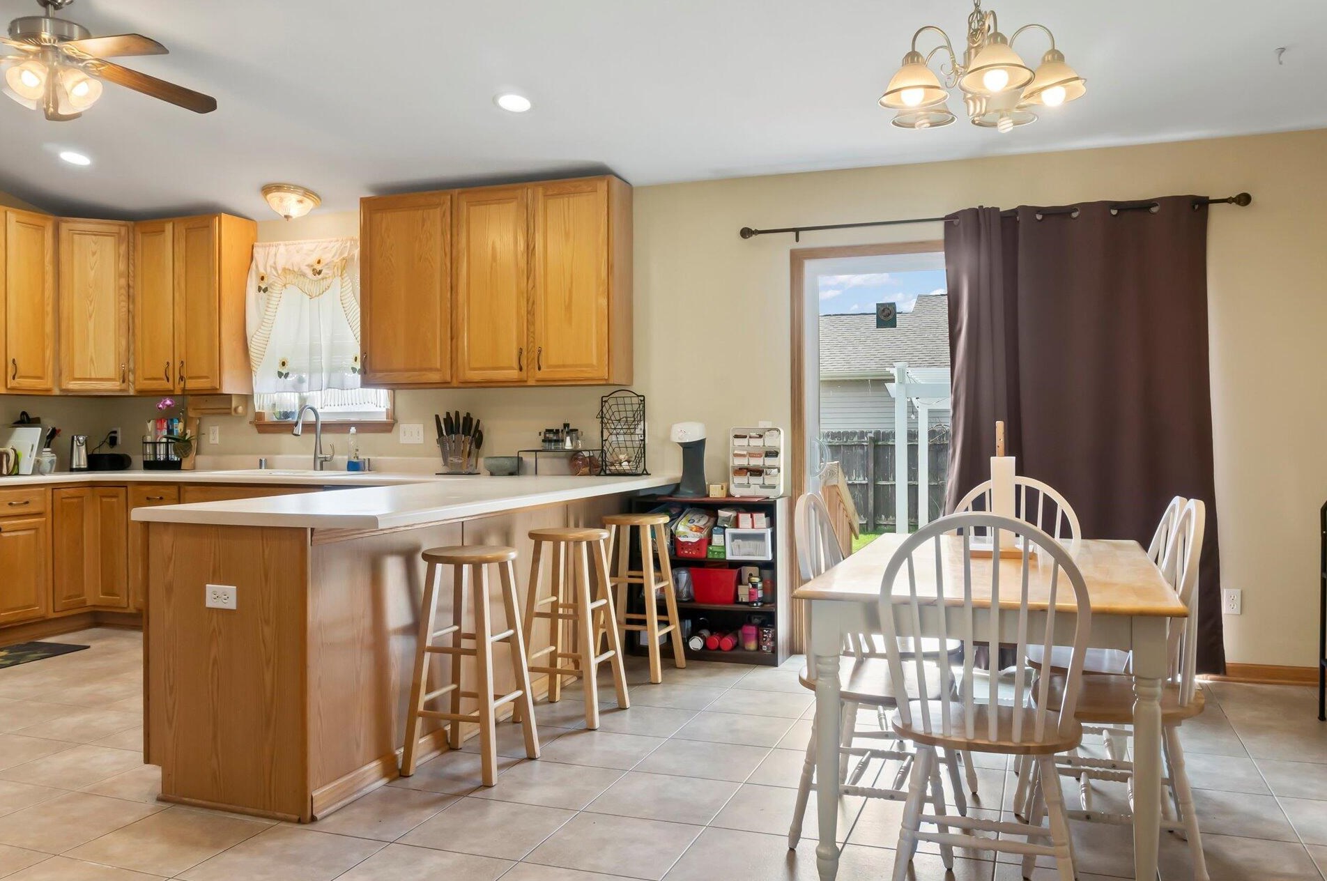 3203 20th St, Racine, WI 53405-3807