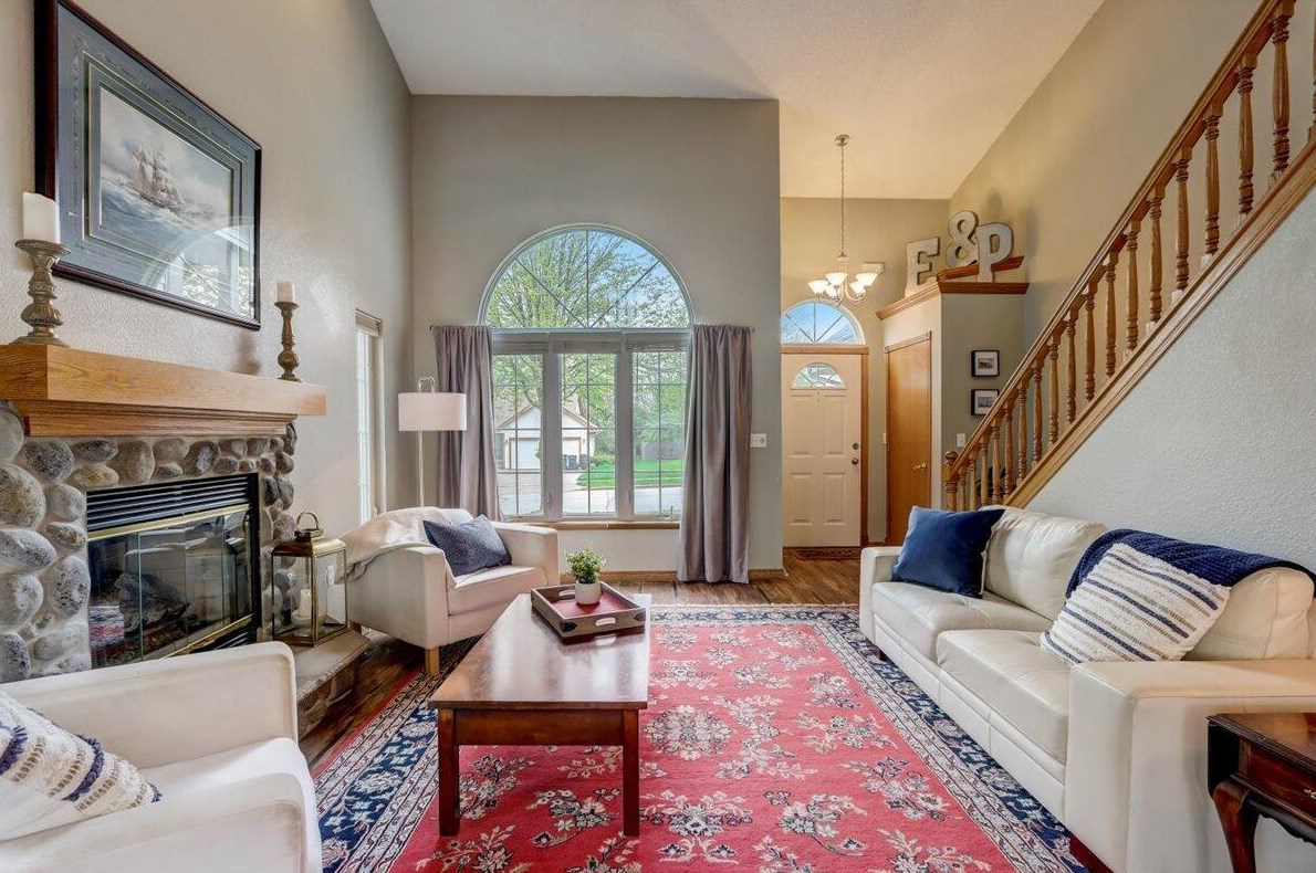 1239 Thrush Ln, Waukesha, WI 53189