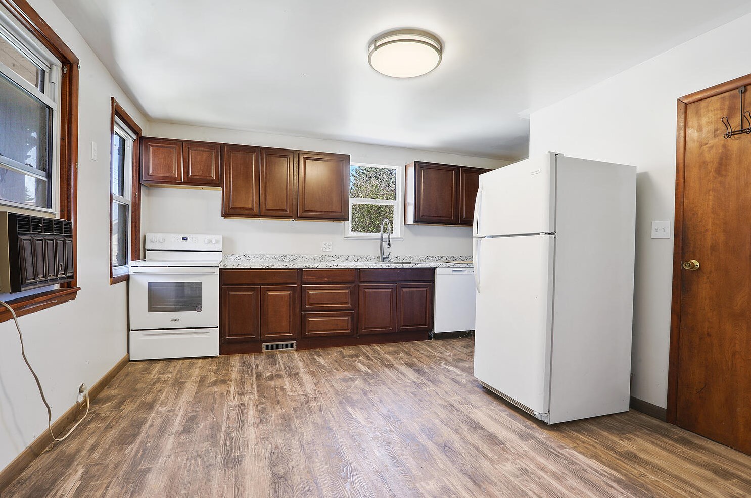 1111 S 21st St, Manitowoc, WI 54220