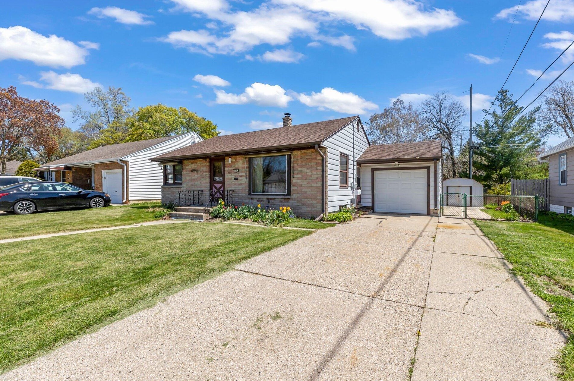 5682 S Swift Ave, Cudahy, WI 53110