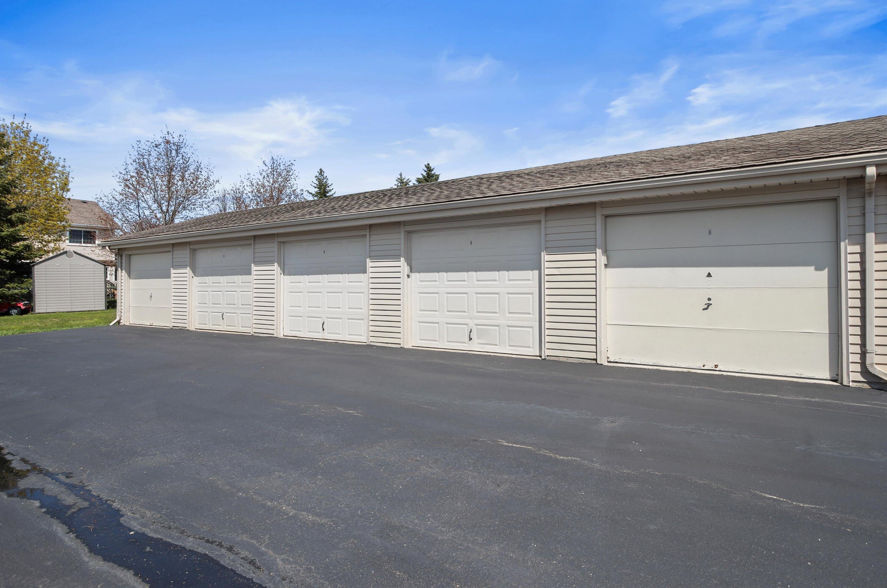 6640 Mariner Dr, Racine WI  53406-3958 exterior
