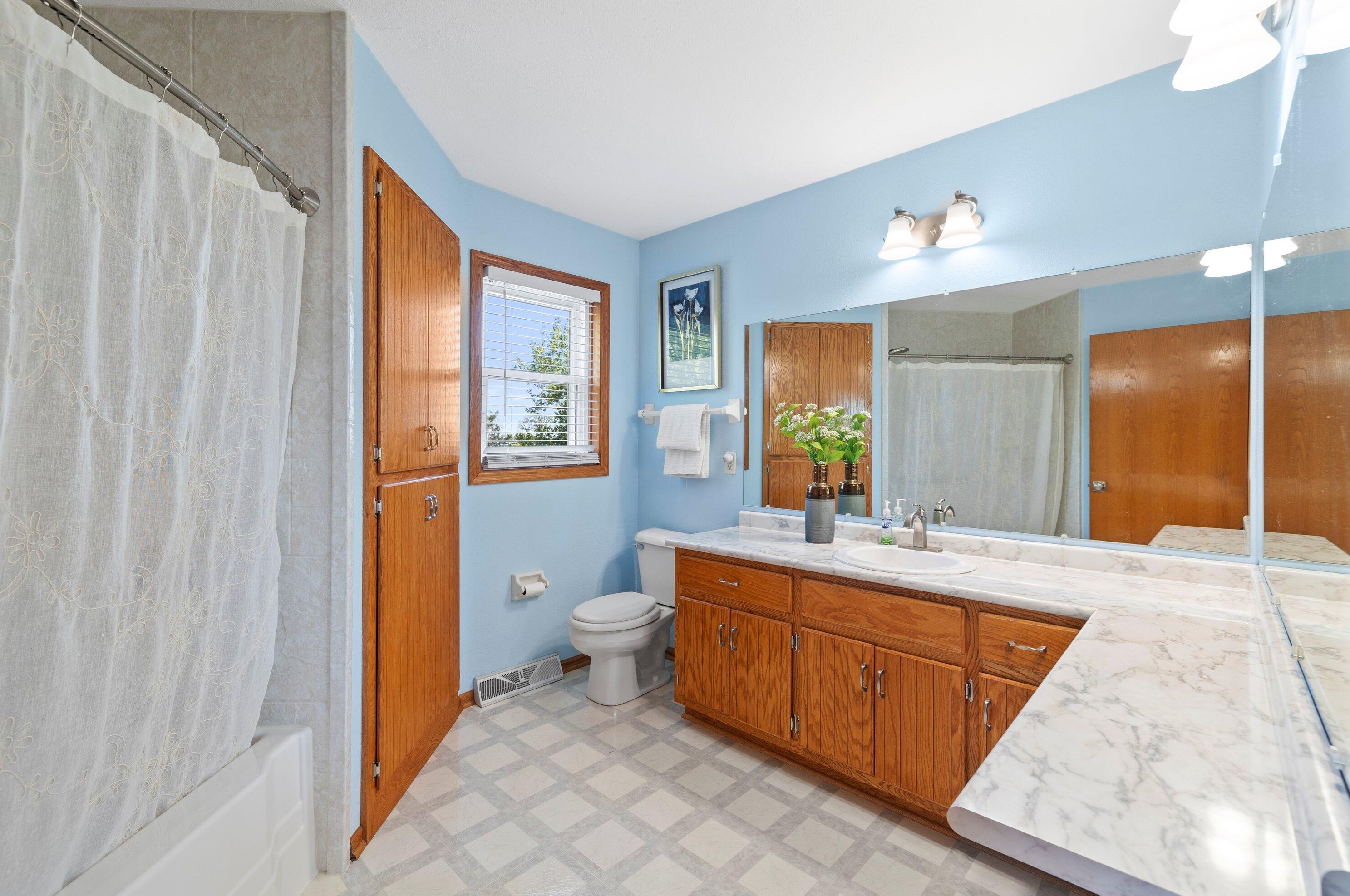 7835 Briarwood Dr, Hales Corners WI  53132-8843 exterior