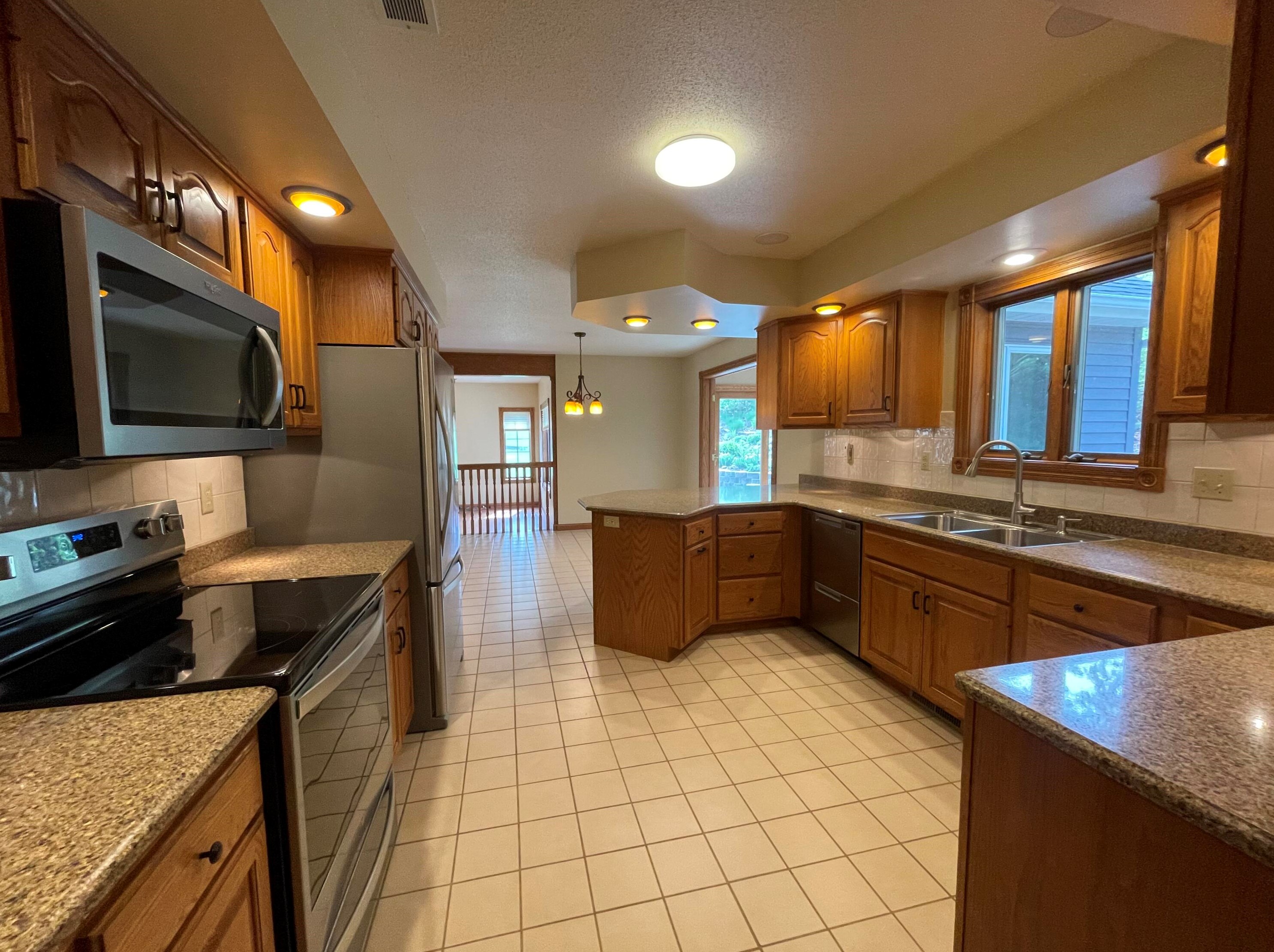 196 Mcintosh Rd E, La Crescent, MN 55947