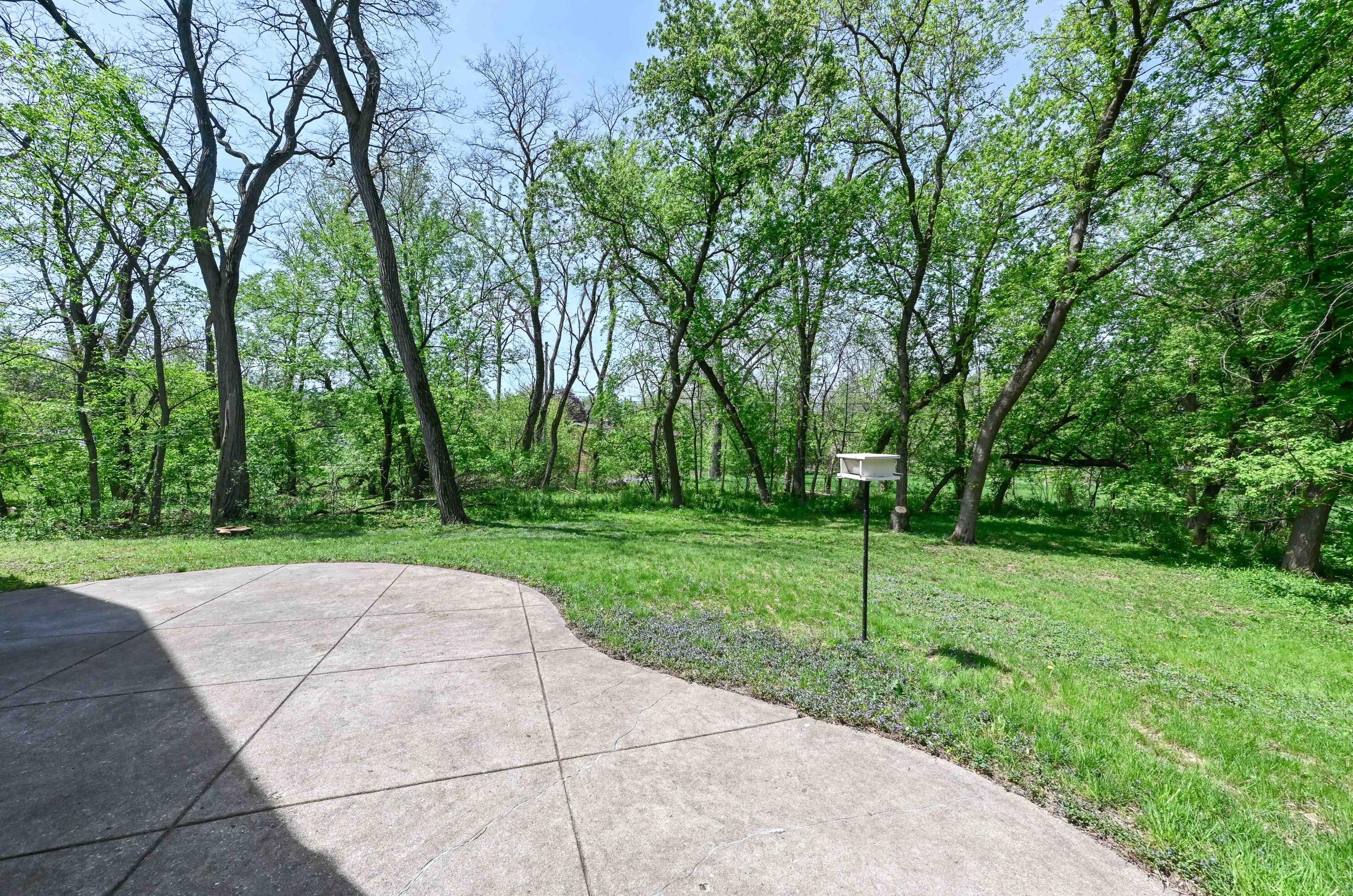 2505 Brookfield Rd, Brookfield WI  53045-4114 exterior