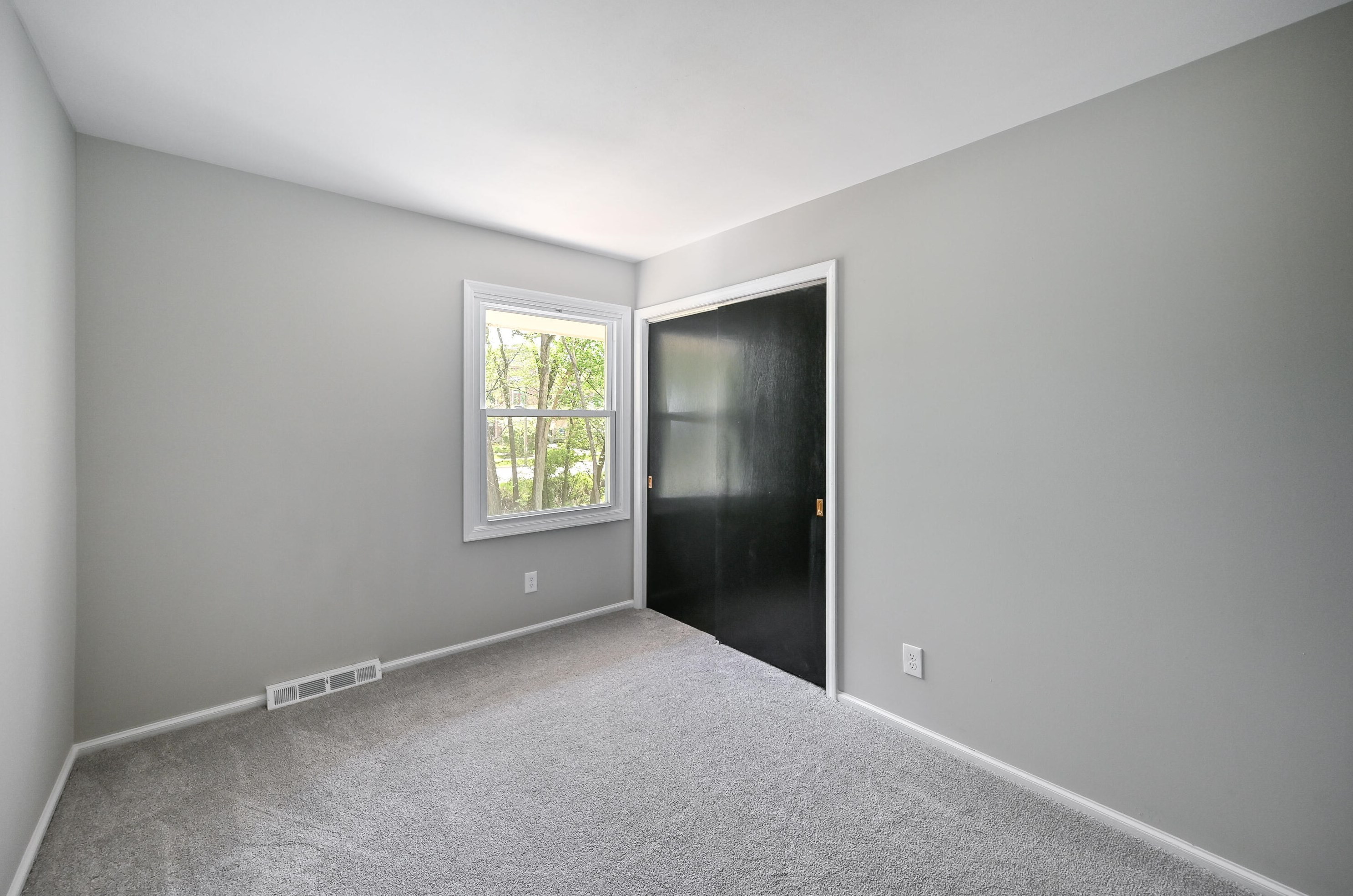 2505 Brookfield Rd, Brookfield WI  53045-4114 exterior