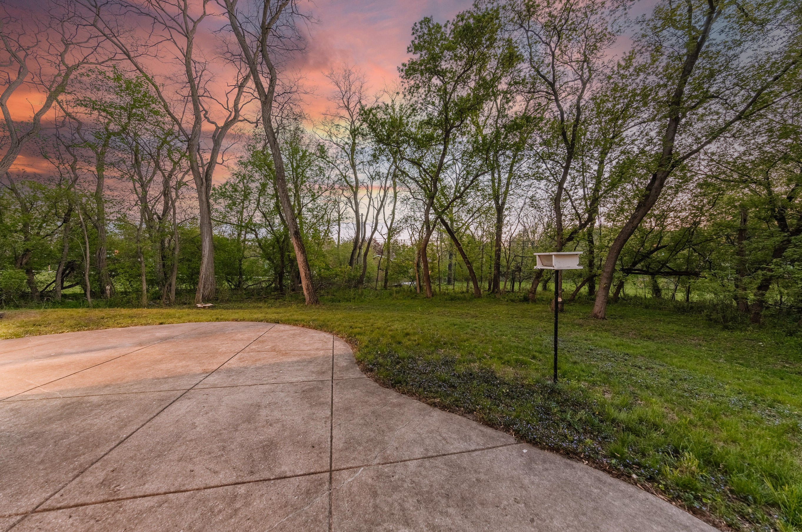 2505 Brookfield Rd, Brookfield WI  53045-4114 exterior