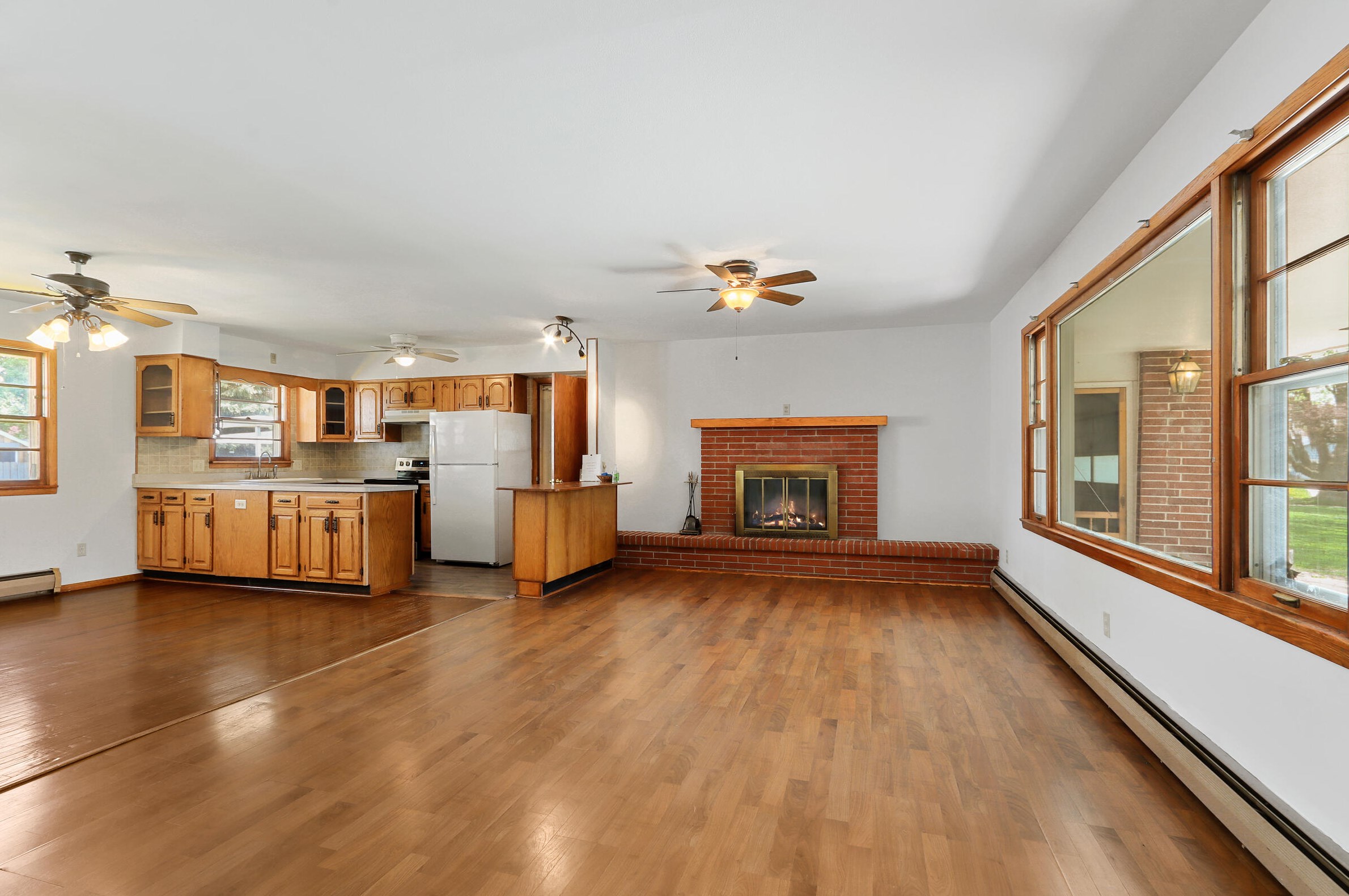 725 Alder Ave, Delavan, WI 53115-2303