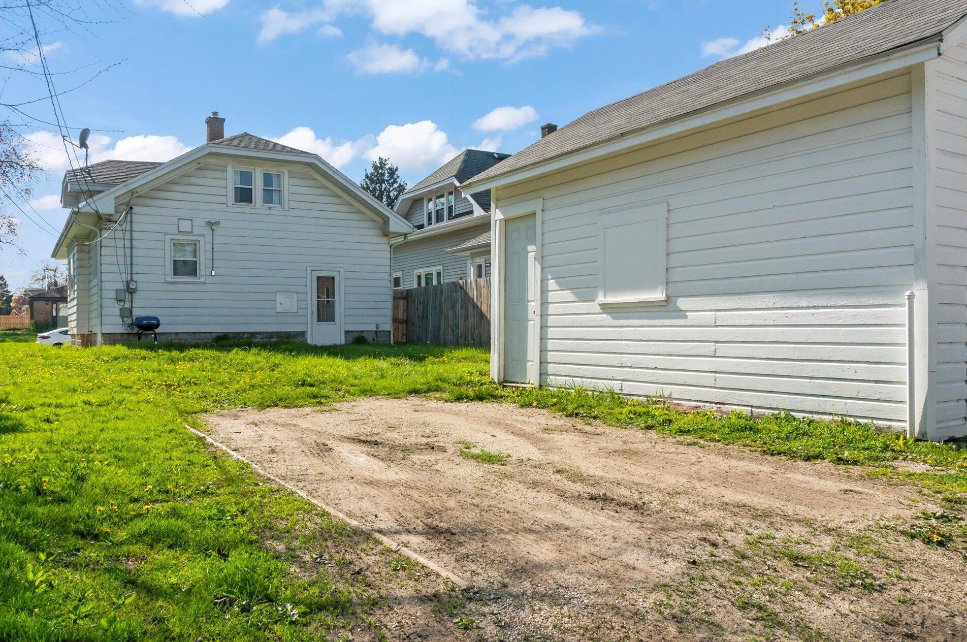 1525 Arthur Ave, Racine, WI 53405