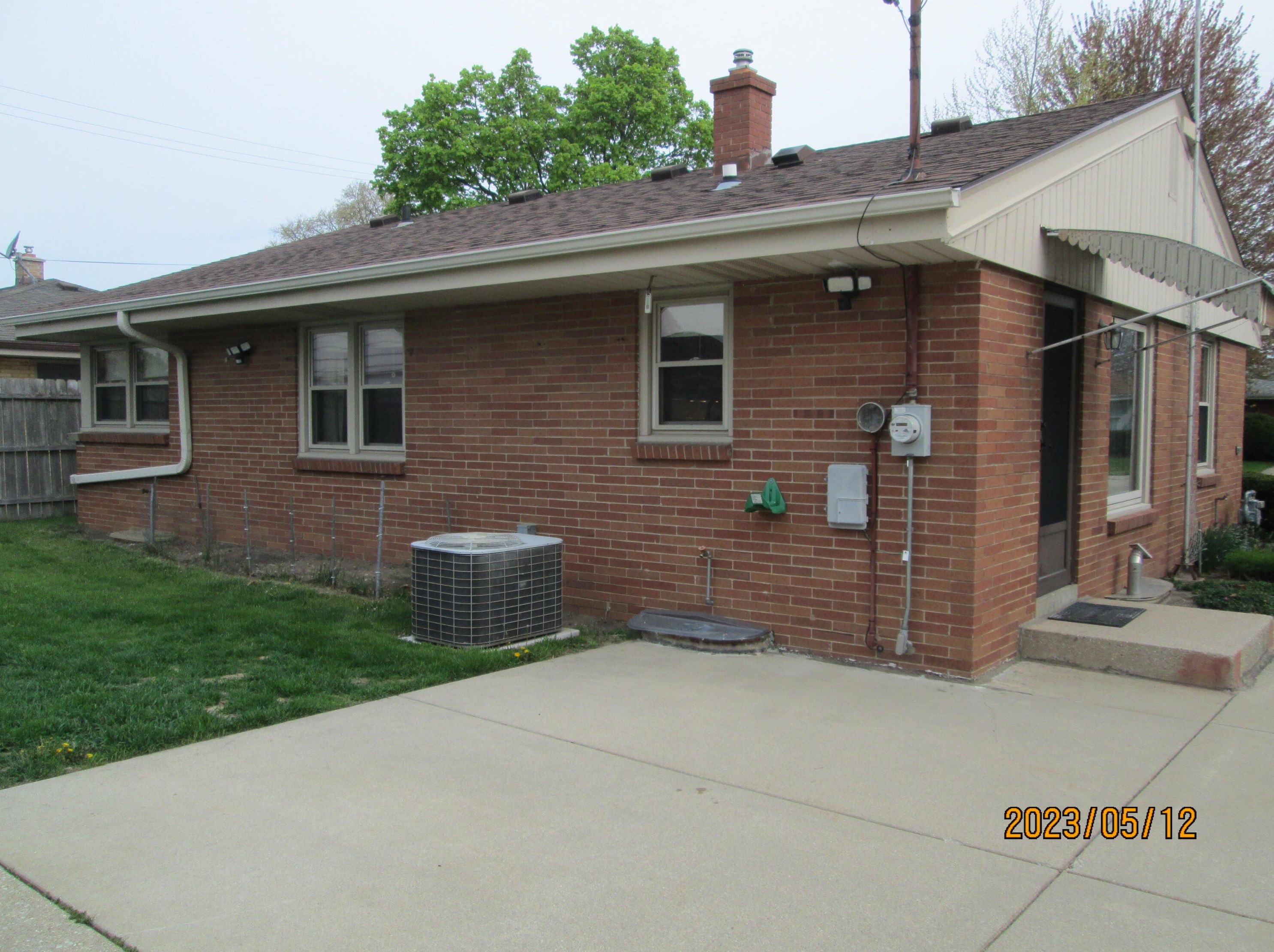 1111 Shorecrest Dr, Racine, WI 53402-3344
