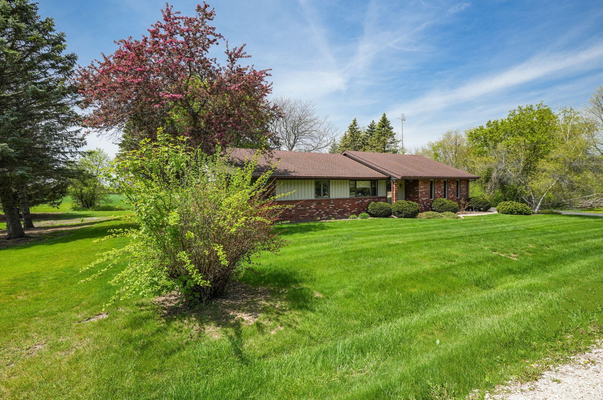 3330 Nobb Hill Dr, Racine, WI 53406-5128