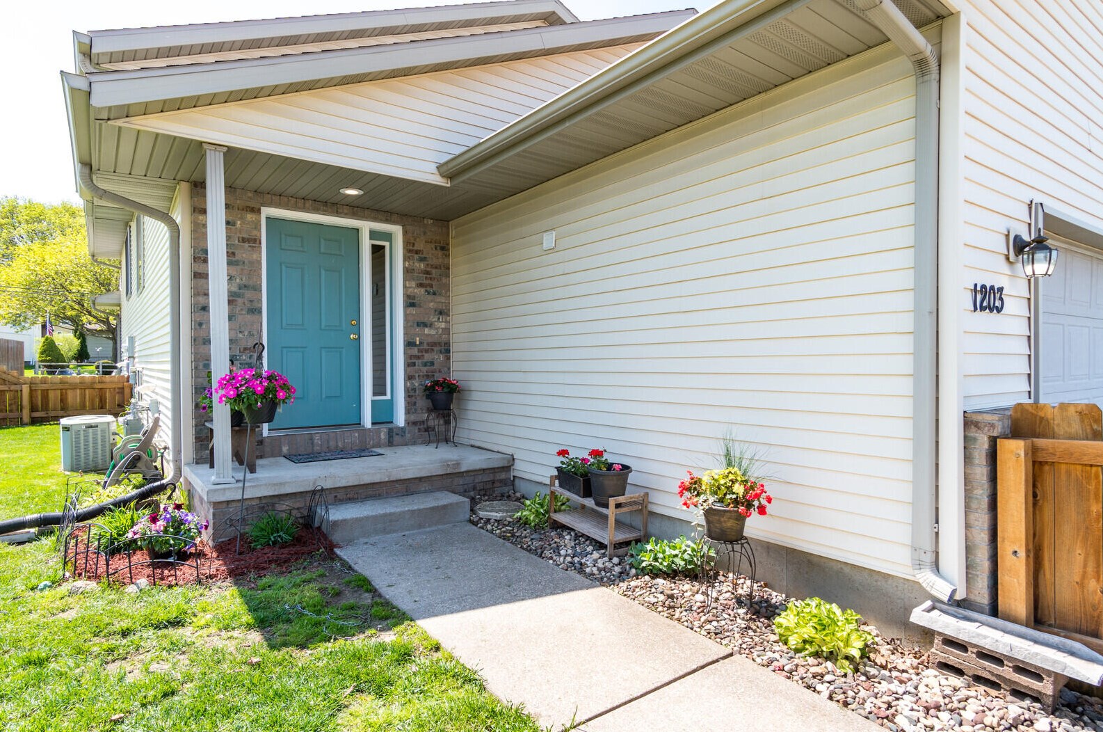 1203 Bangor St, Newburg Corners, WI 54614