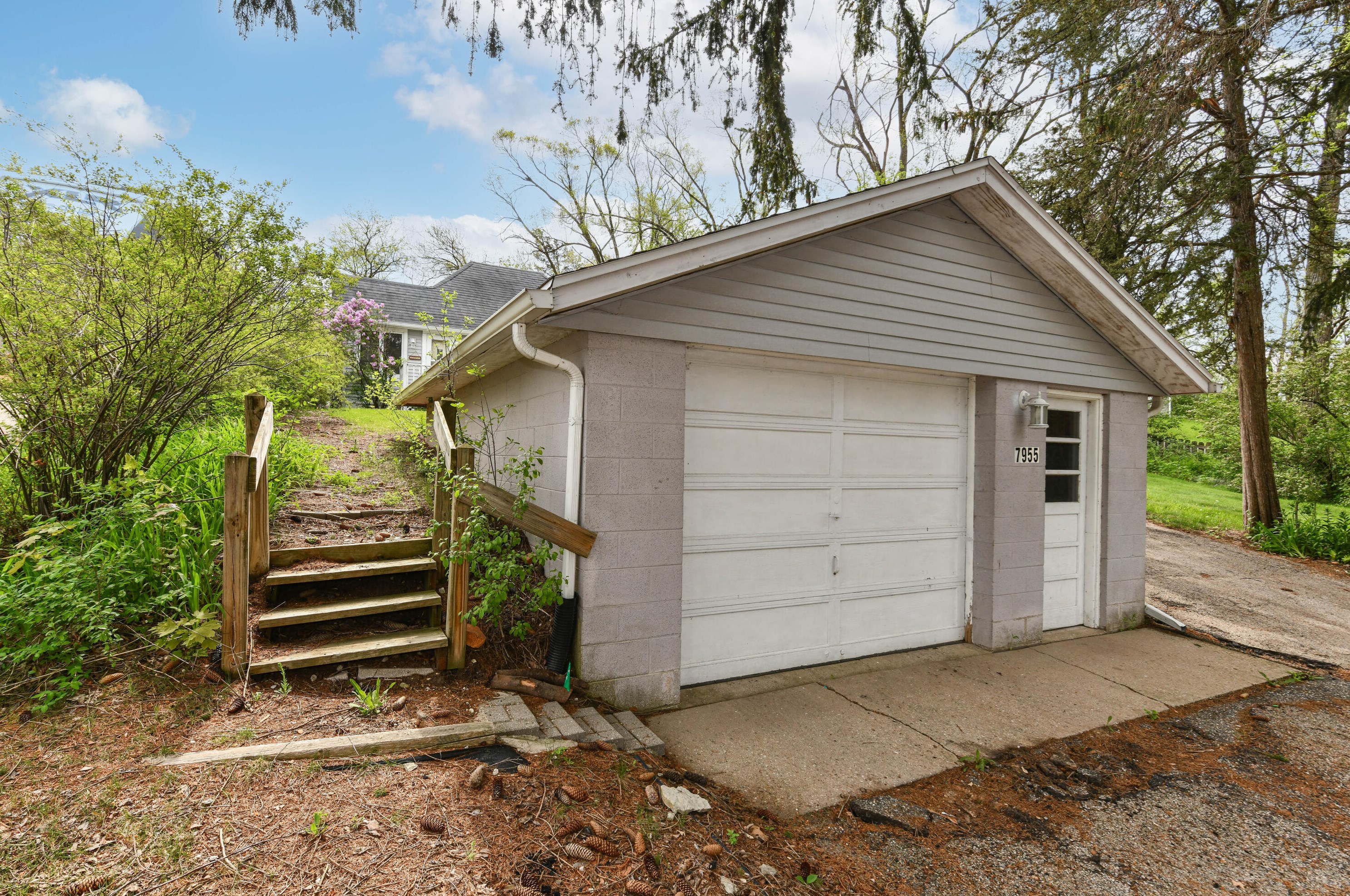 7955 Mchenry St, Lyons WI  53105-8792 exterior