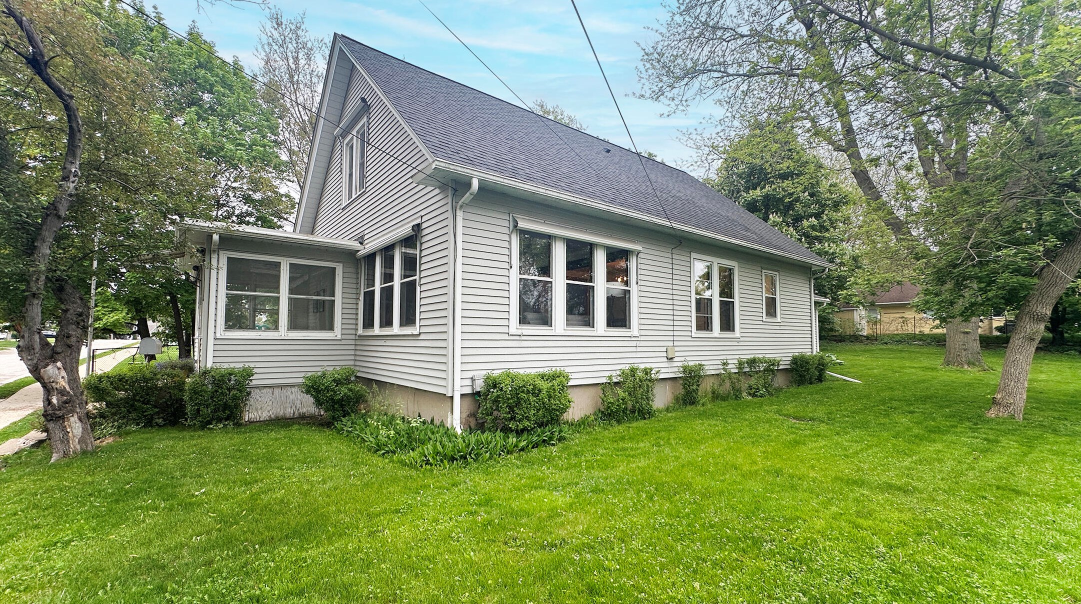 81 S Blain St, Oconomowoc, WI 53066