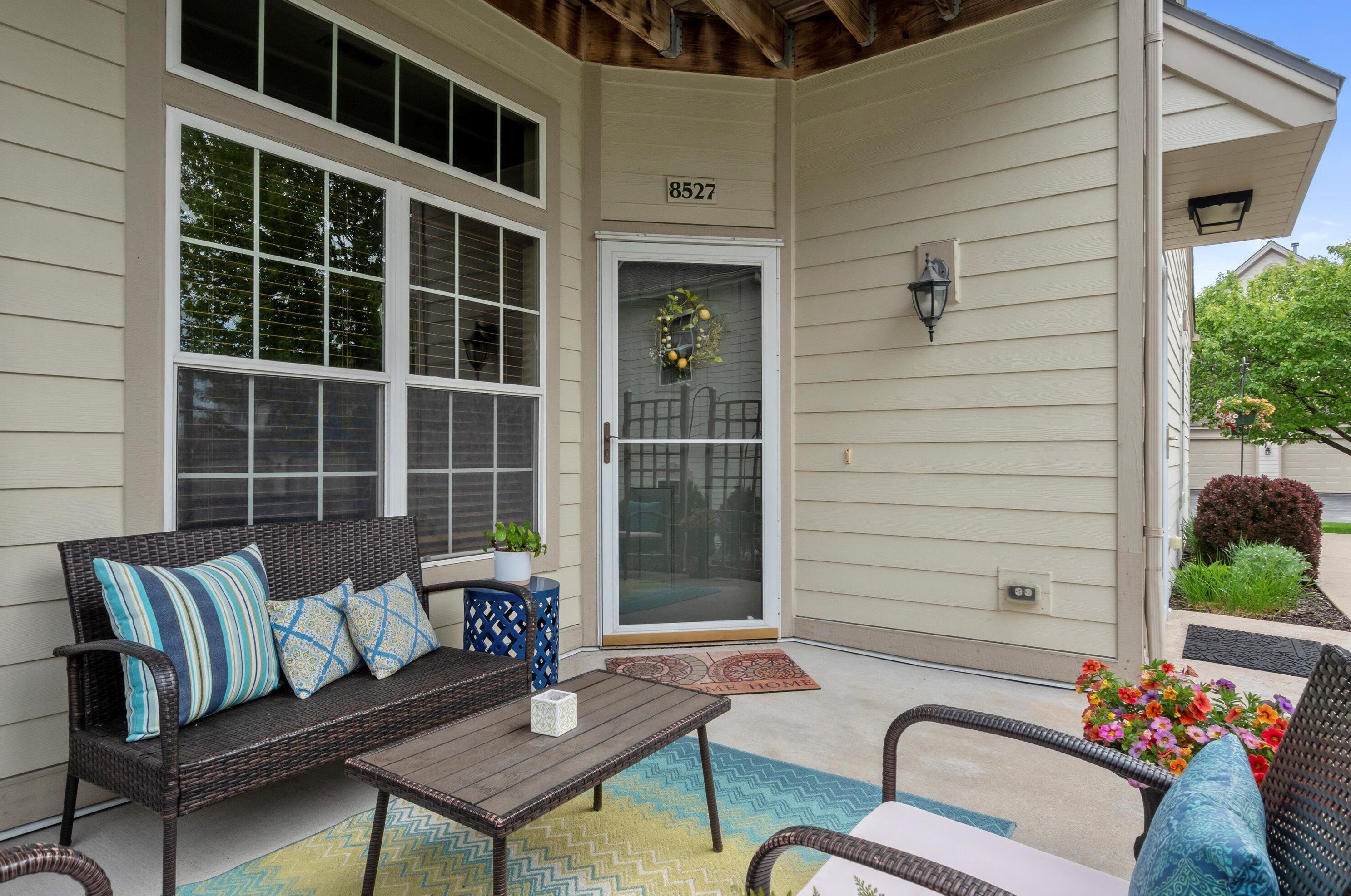 8527 S Bedford Way, Oak Creek, WI 53154