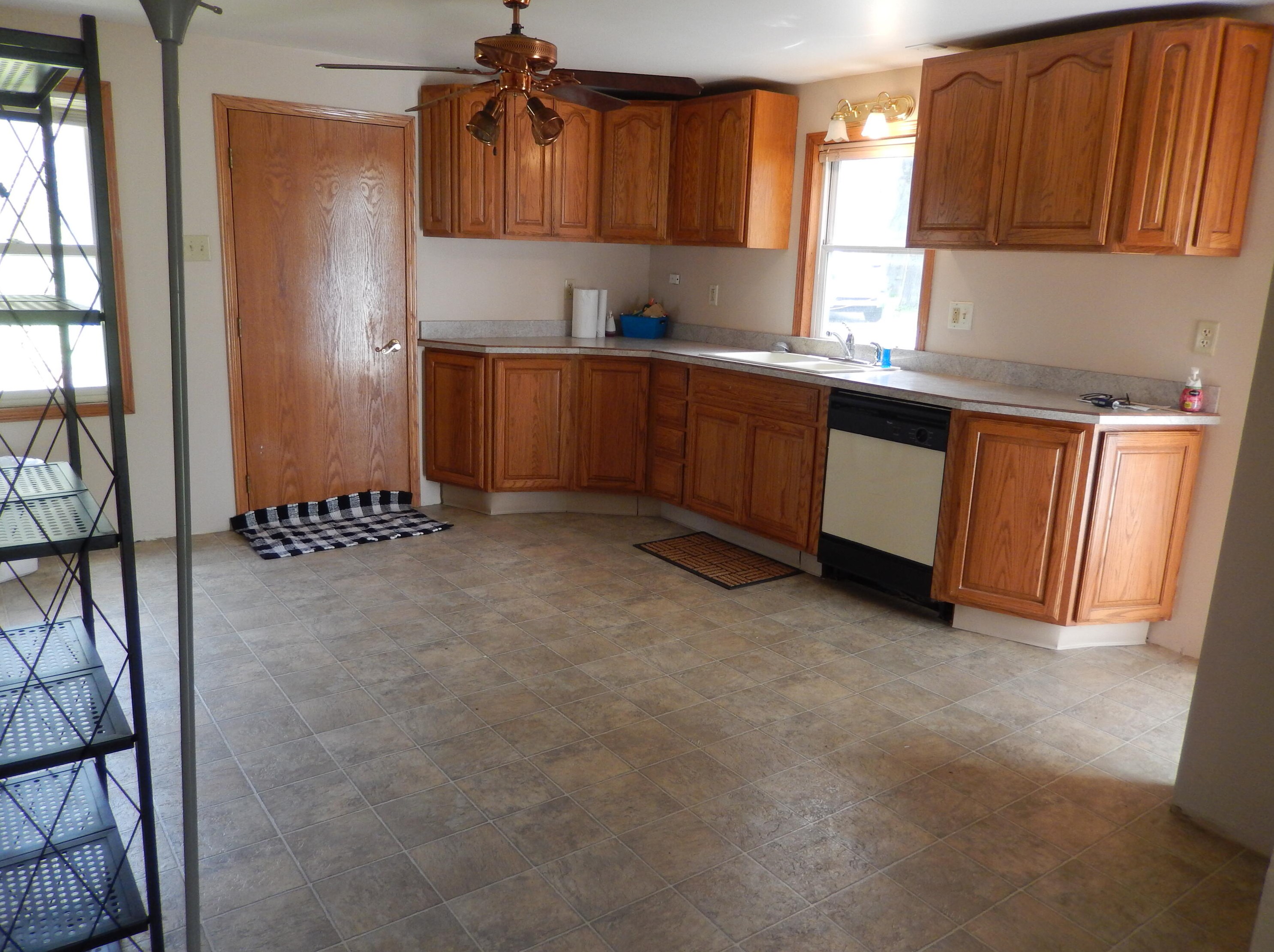 1318 Sheridan Rd, Kenosha, WI 53140