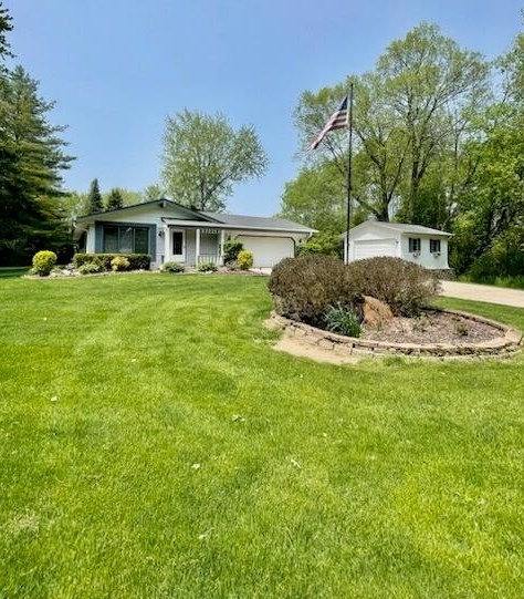 3041 El Camino Dr, Cedarburg, WI 53012
