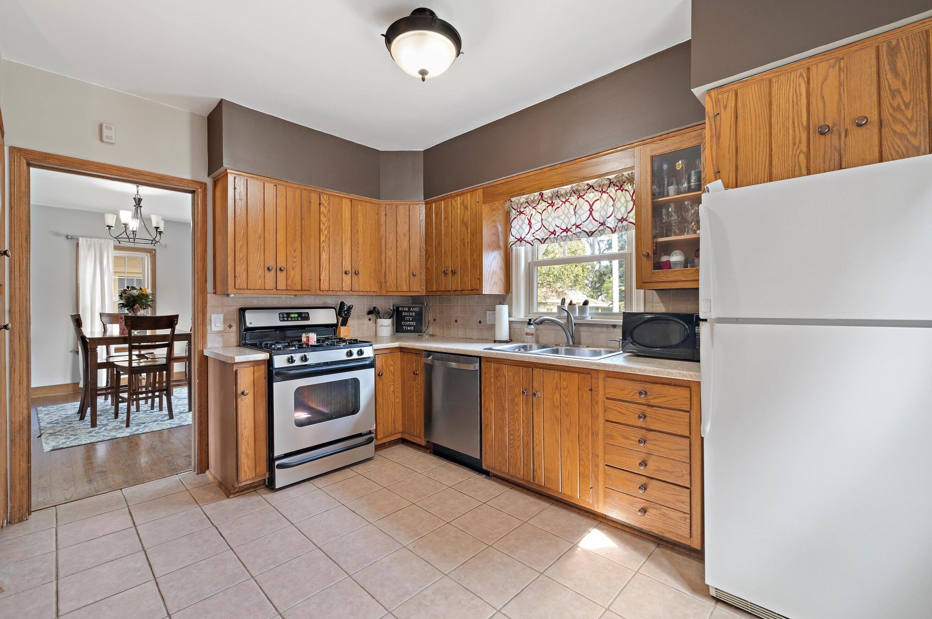 452 Melvin Ave, Racine, WI 53402
