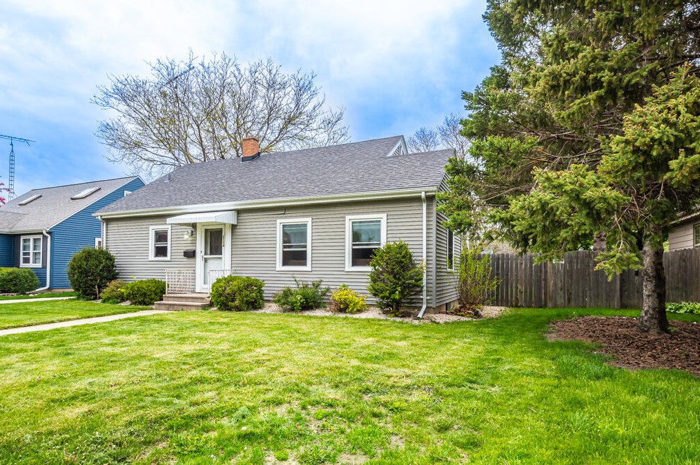 2114 32nd St, Kenosha, WI 53140