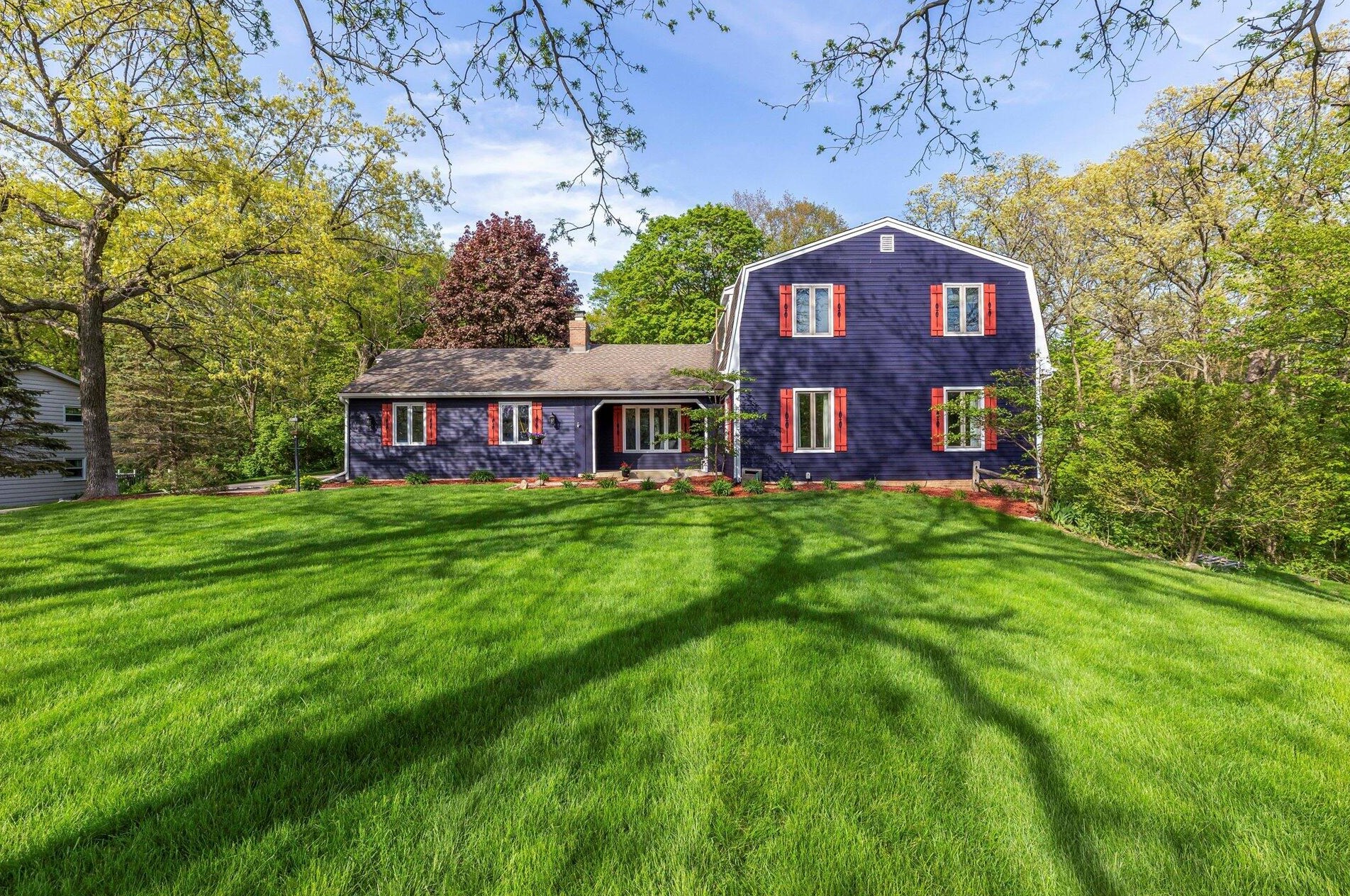 6000 S Aberdeen Dr, Waukesha, WI 53146