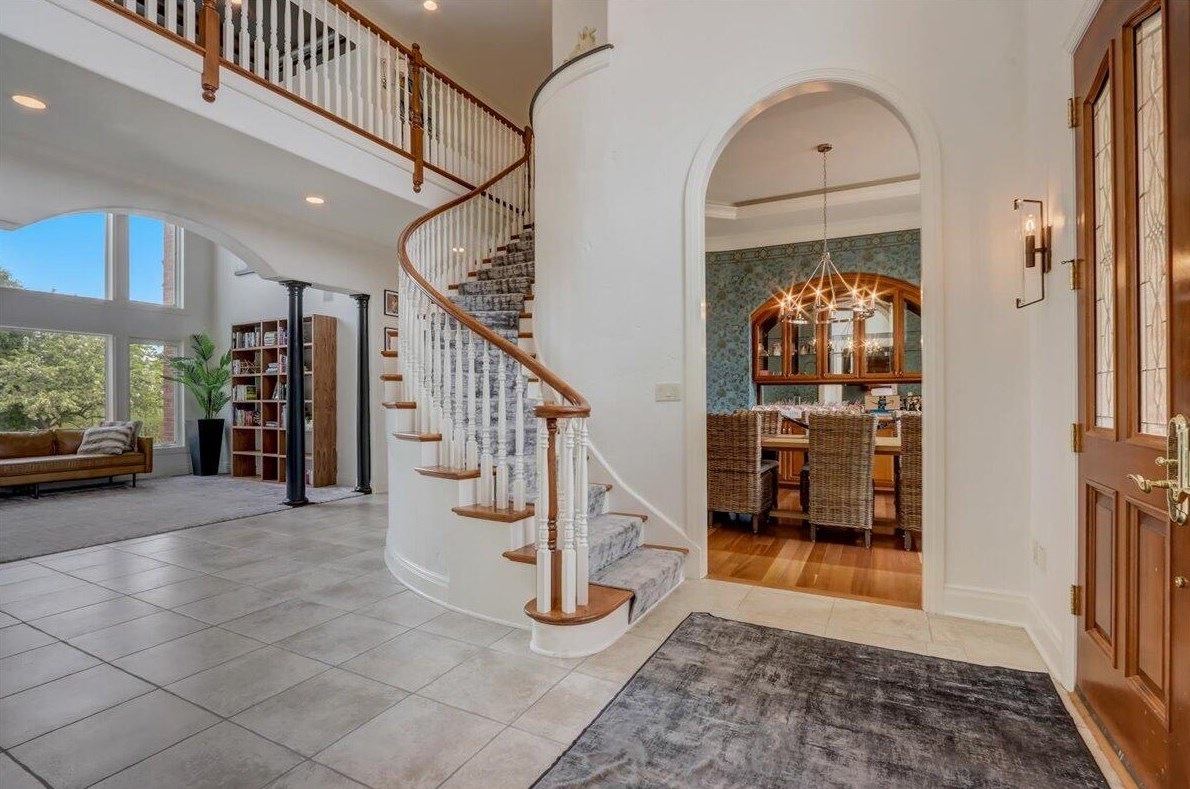 917 N Evergreen Circle, Chenequa, WI 53029