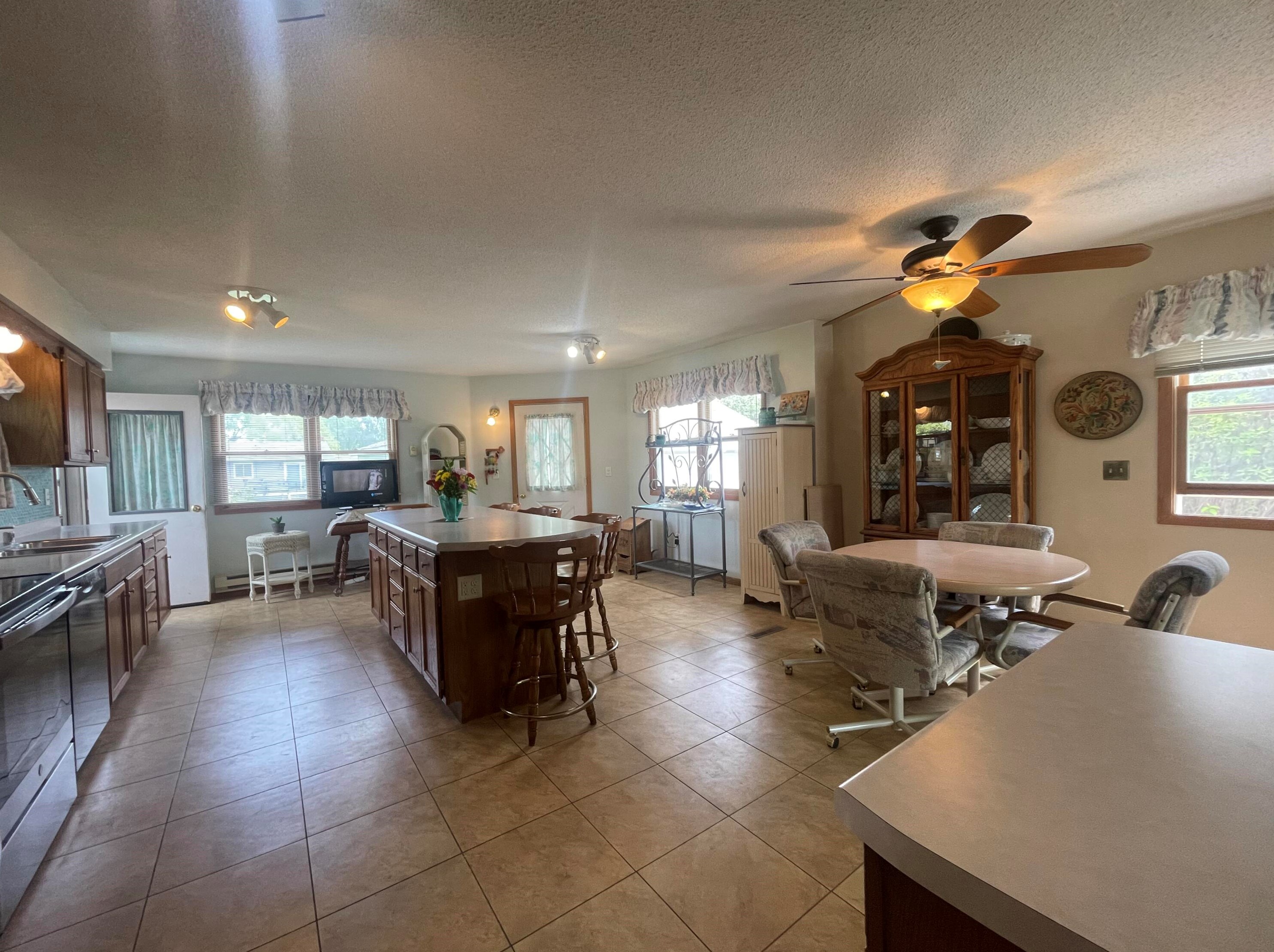 817 Redwood St W, La Crescent, MN 55947