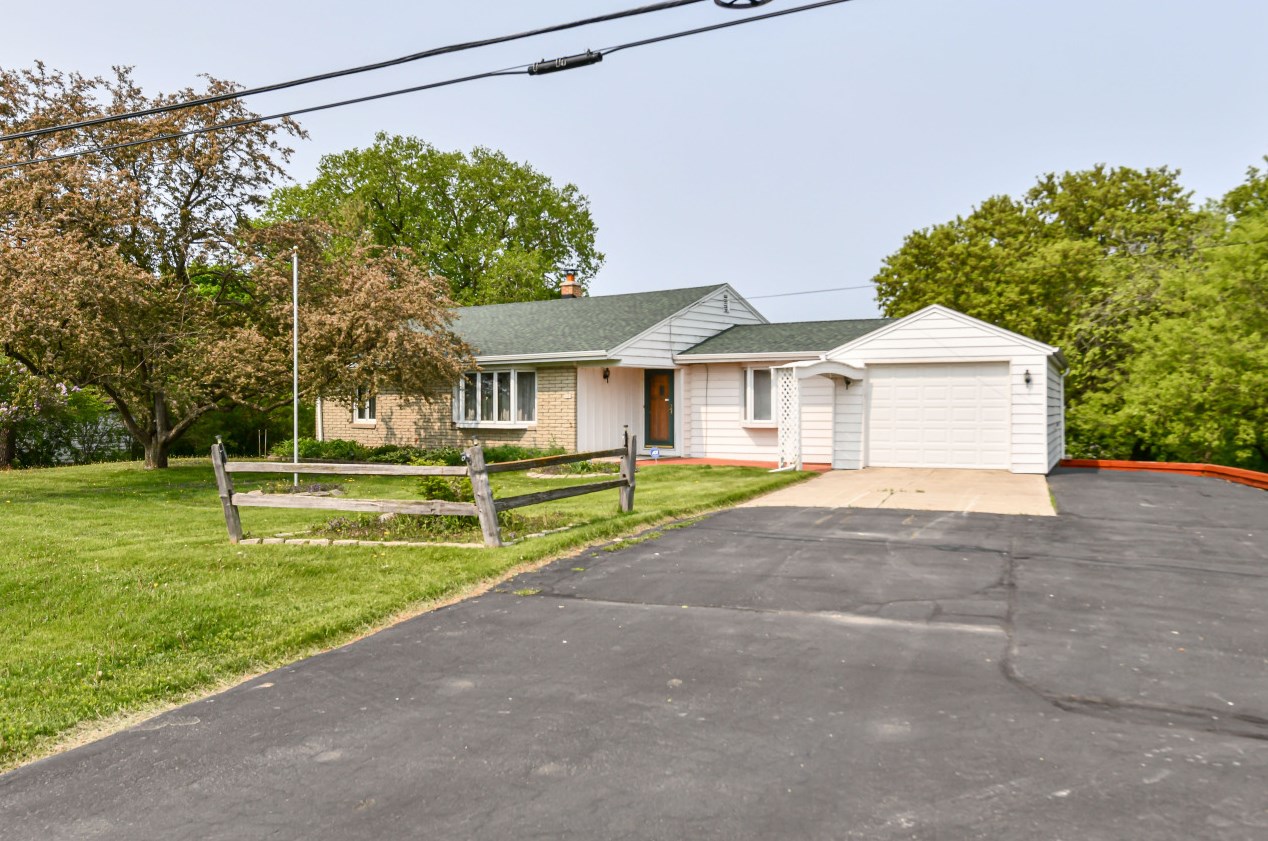 9480 Loomis Rd, Hales Corners, WI 53132-9666