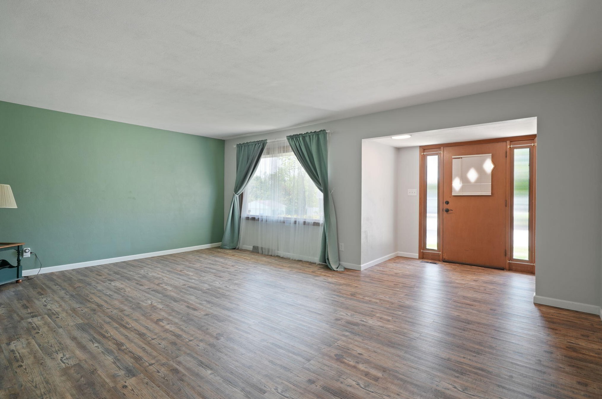 586 Oak St, Lyons, WI 53105-1057