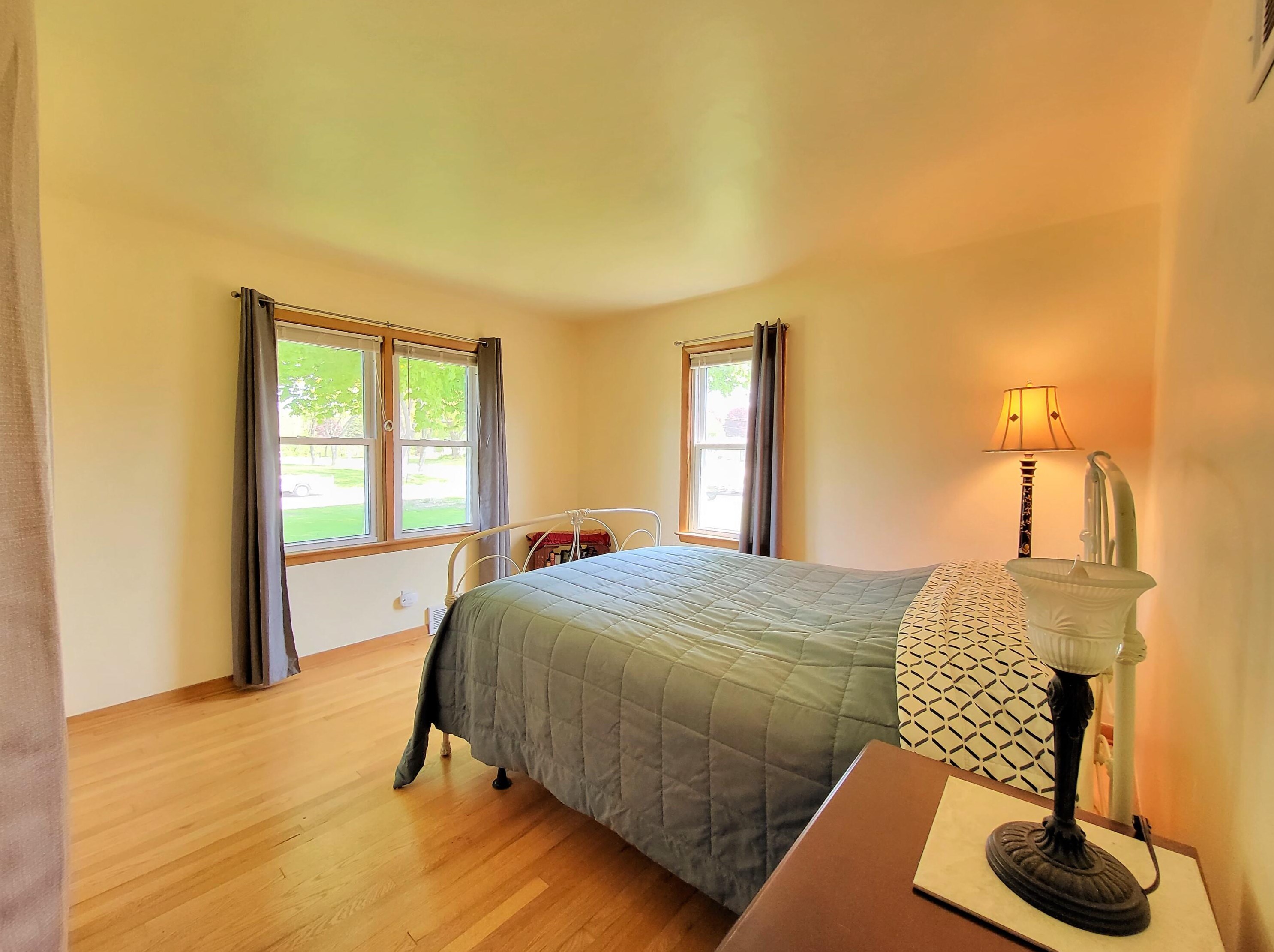 1703 Menomonee Ave, South Milwaukee WI  53172-2941 exterior