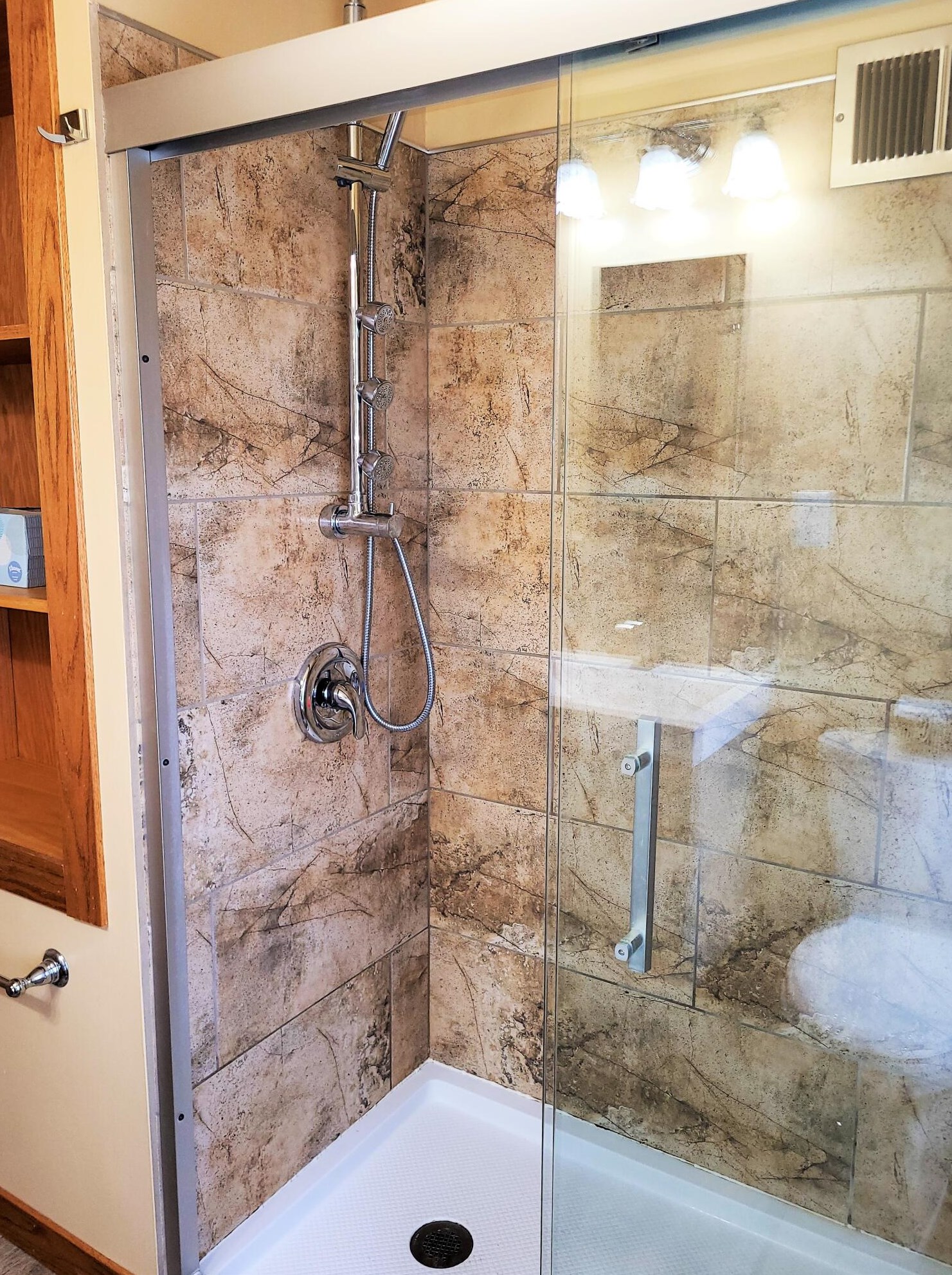 1703 Menomonee Ave, South Milwaukee WI  53172-2941 exterior