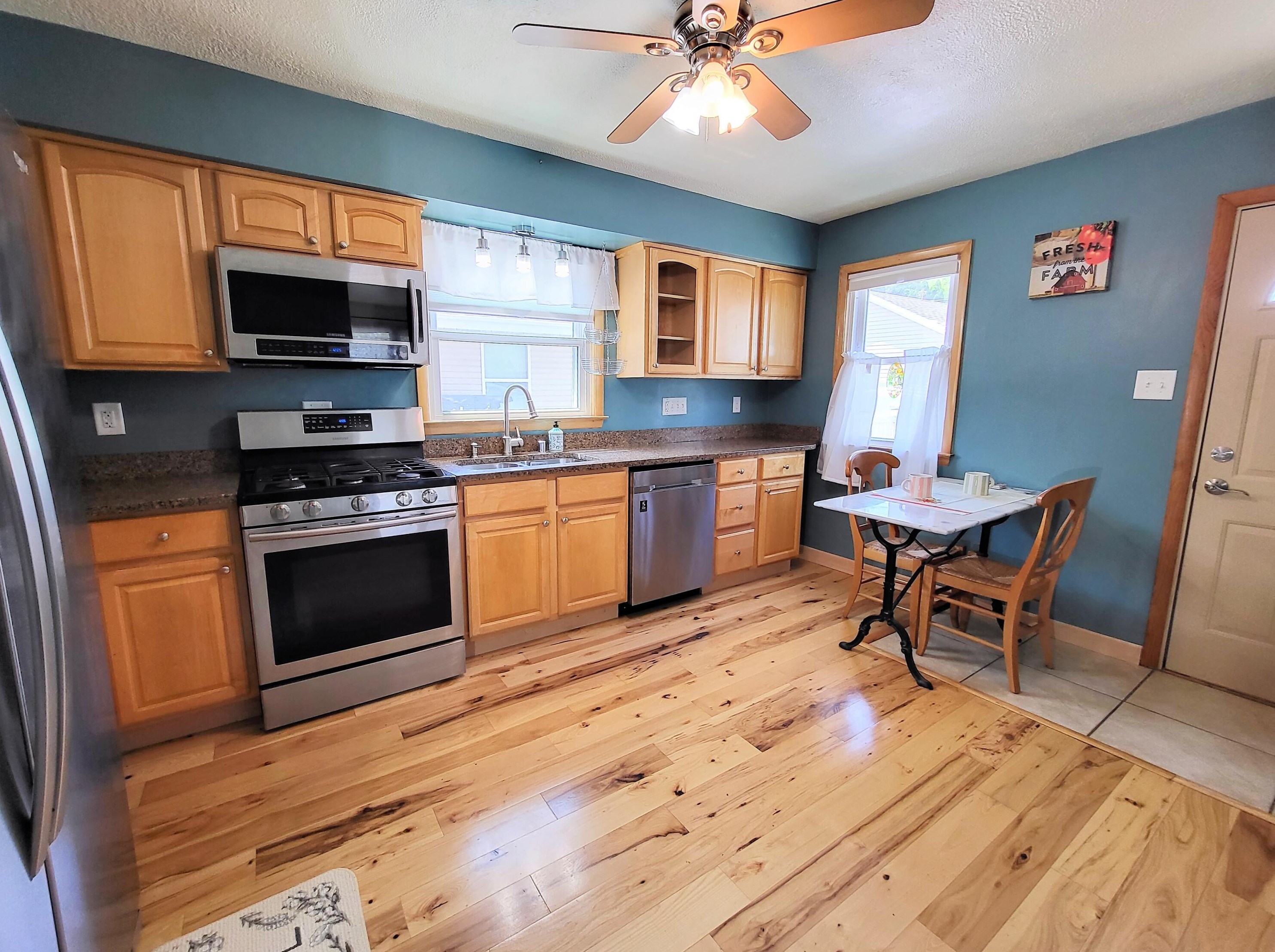 1703 Menomonee Ave, South Milwaukee WI  53172-2941 exterior