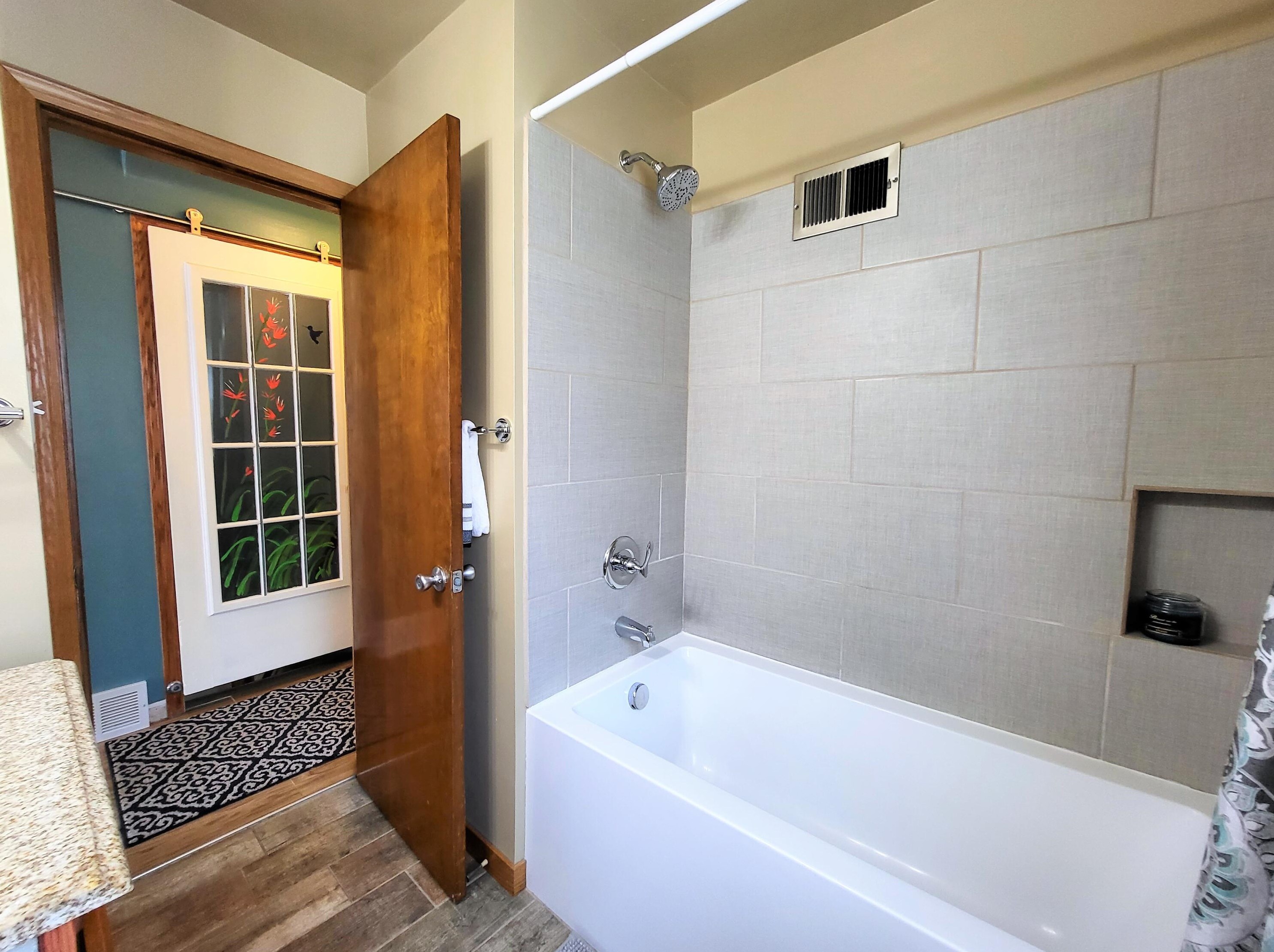 1703 Menomonee Ave, South Milwaukee WI  53172-2941 exterior