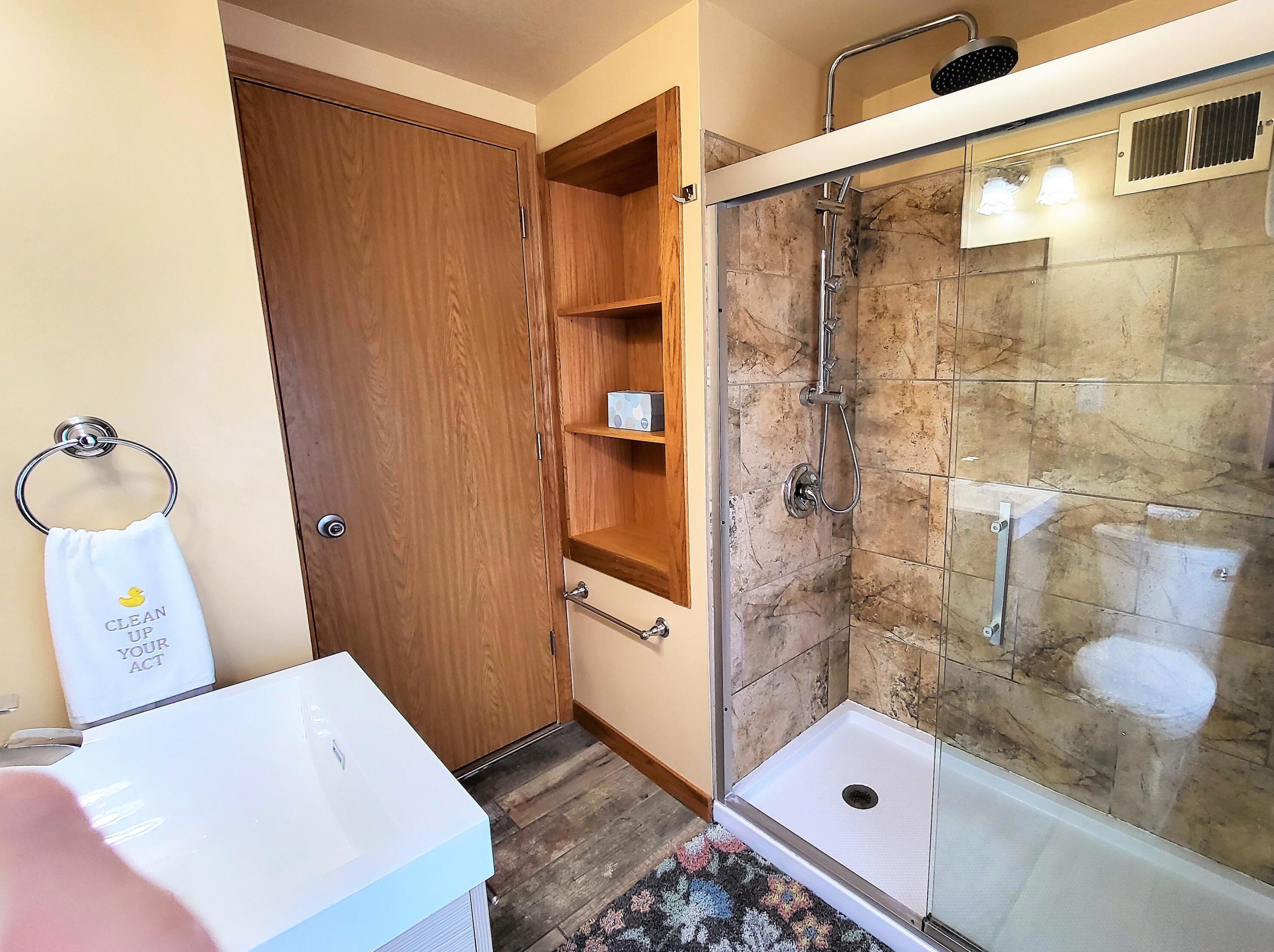 1703 Menomonee Ave, South Milwaukee WI  53172-2941 exterior