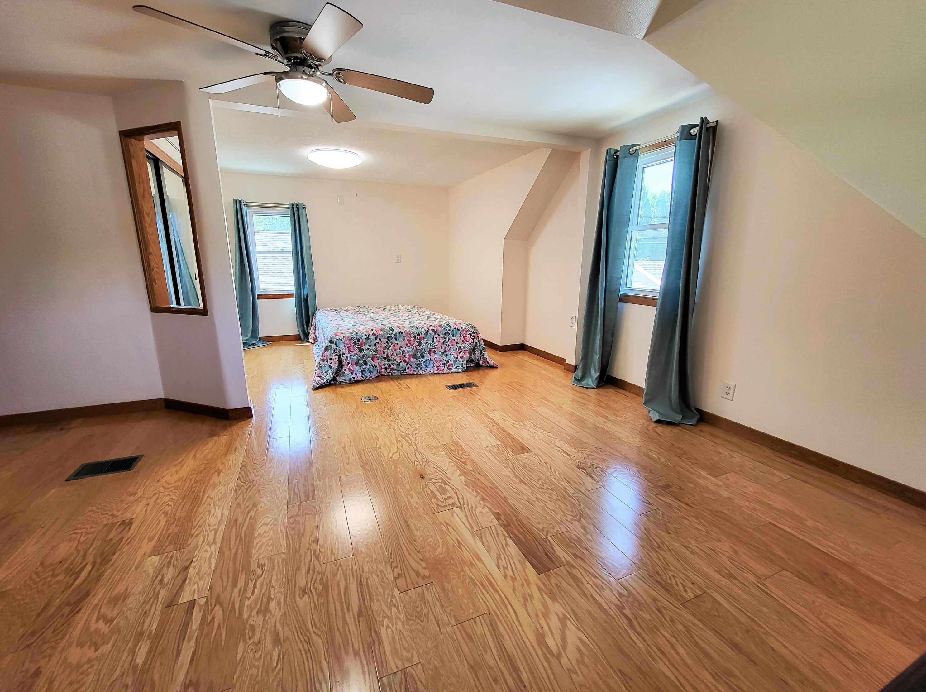 1703 Menomonee Ave, South Milwaukee WI  53172-2941 exterior