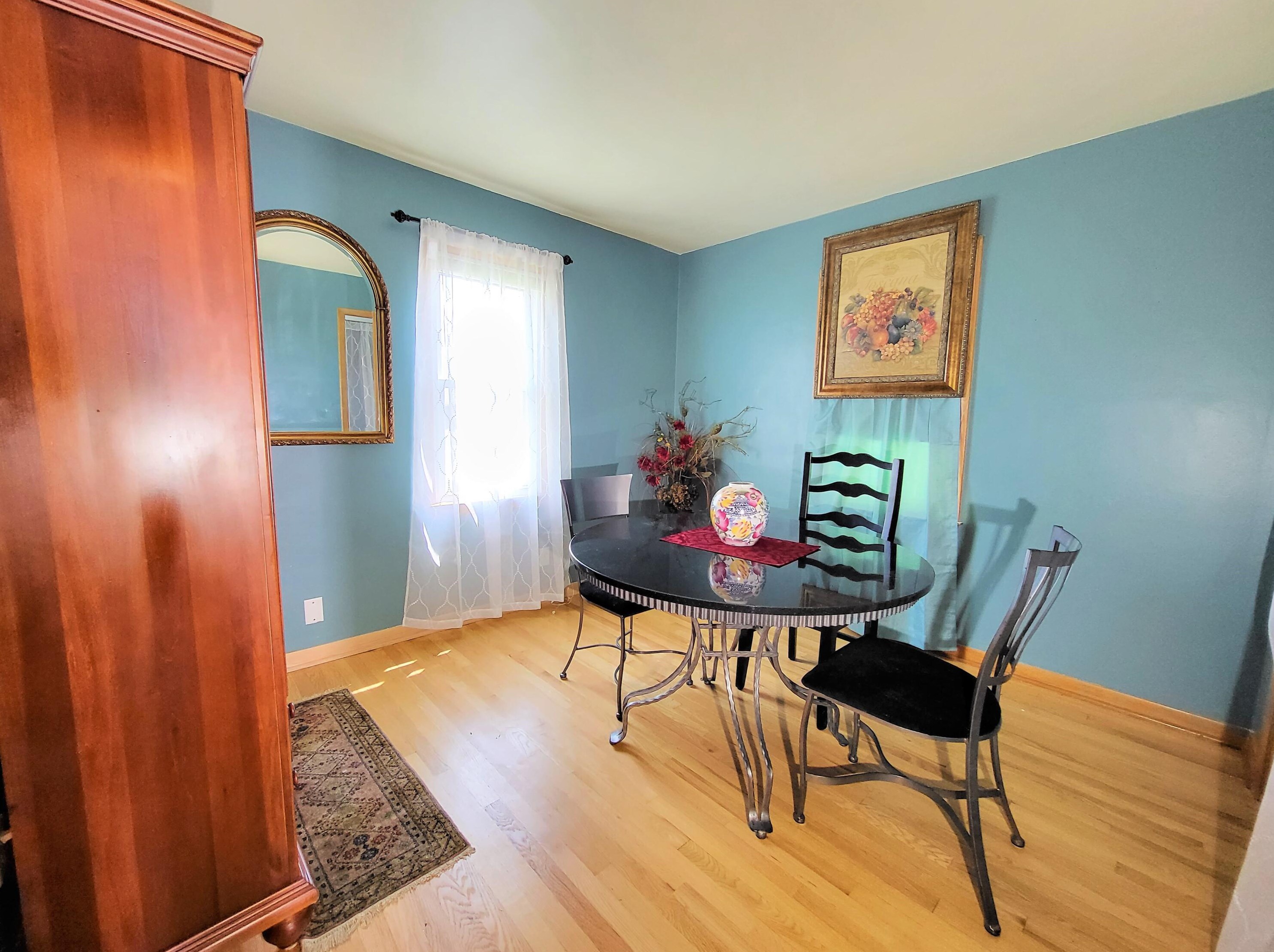 1703 Menomonee Ave, South Milwaukee WI  53172-2941 exterior