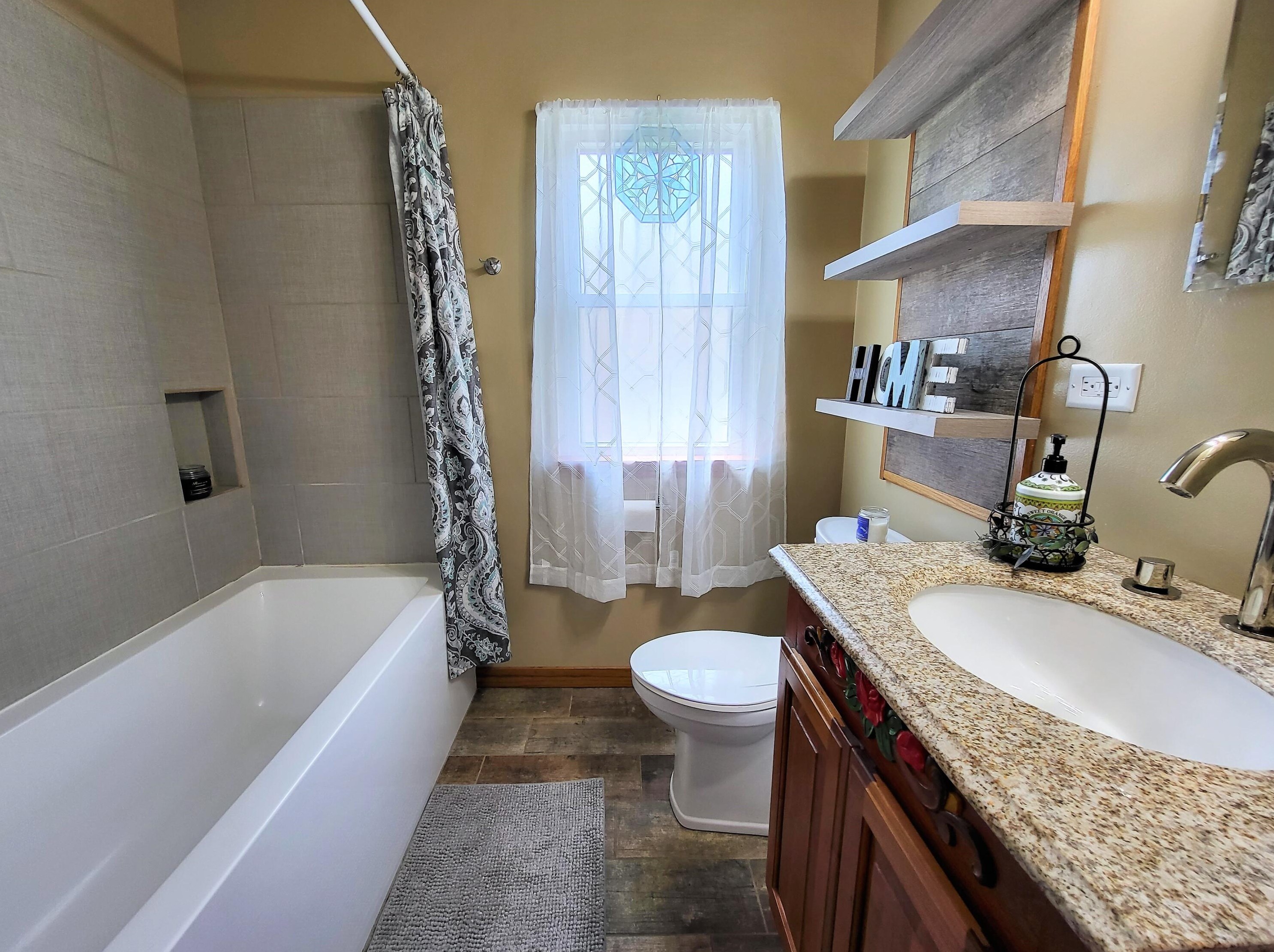 1703 Menomonee Ave, South Milwaukee WI  53172-2941 exterior