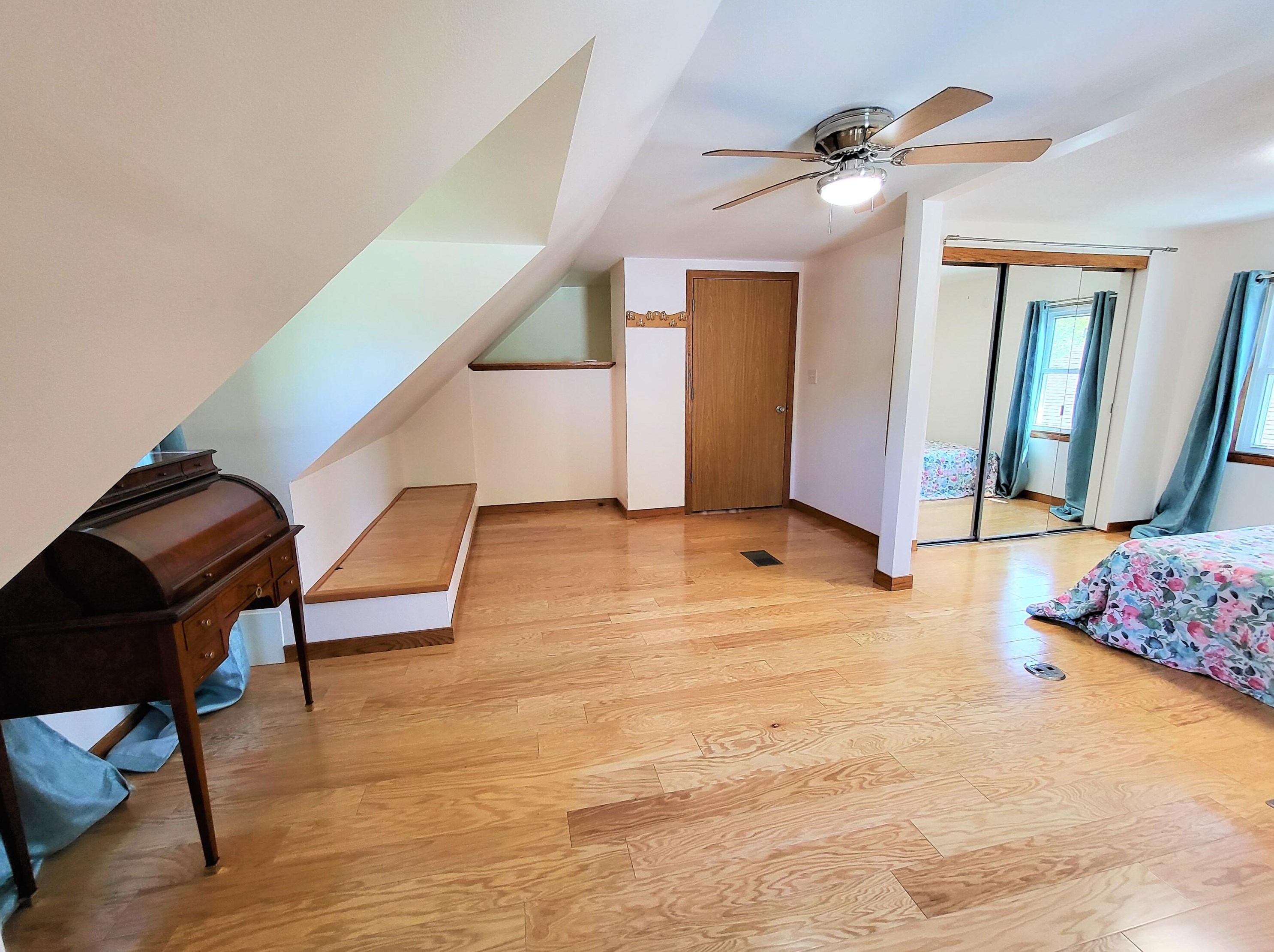 1703 Menomonee Ave, South Milwaukee WI  53172-2941 exterior