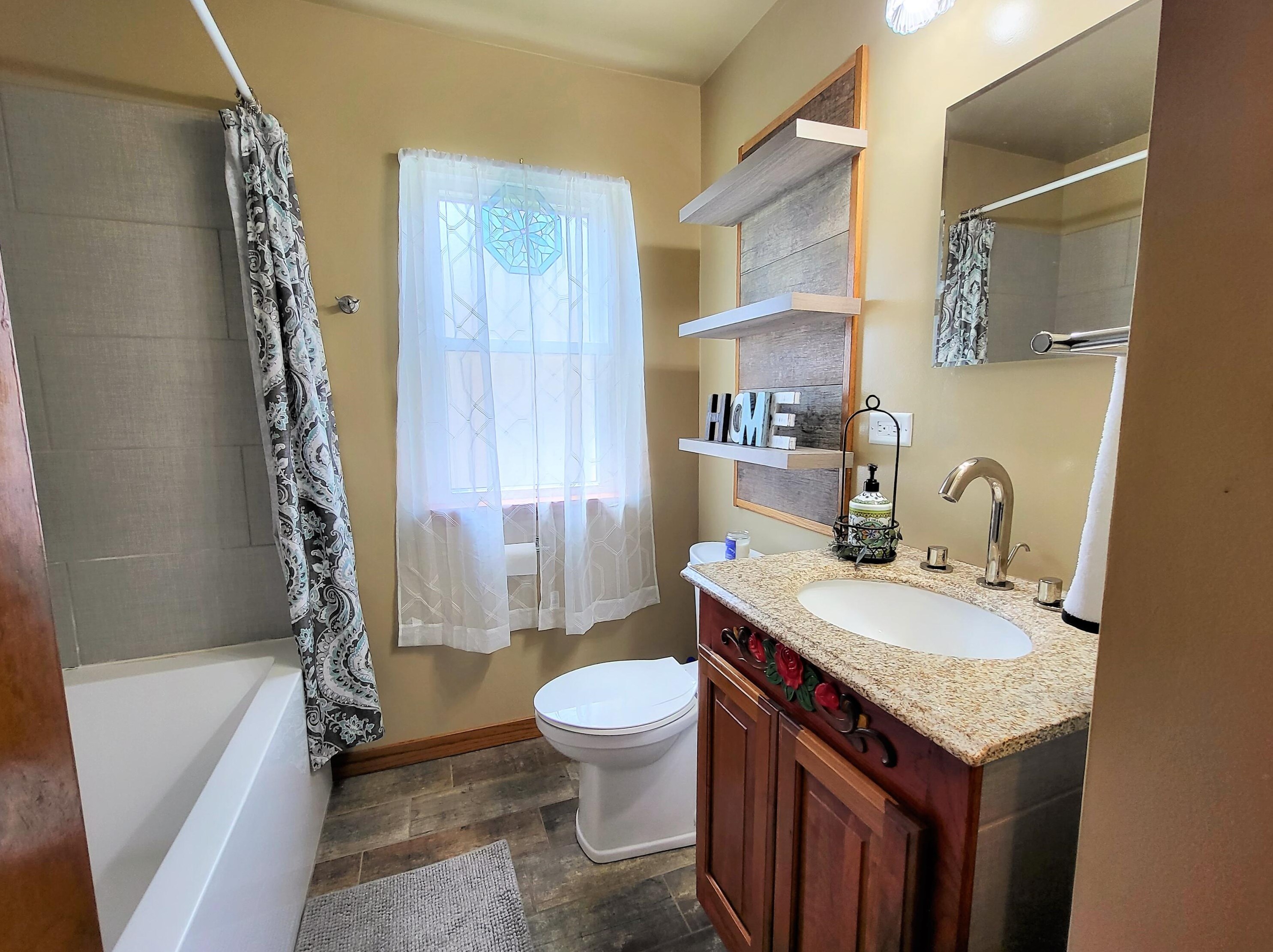 1703 Menomonee Ave, South Milwaukee WI  53172-2941 exterior