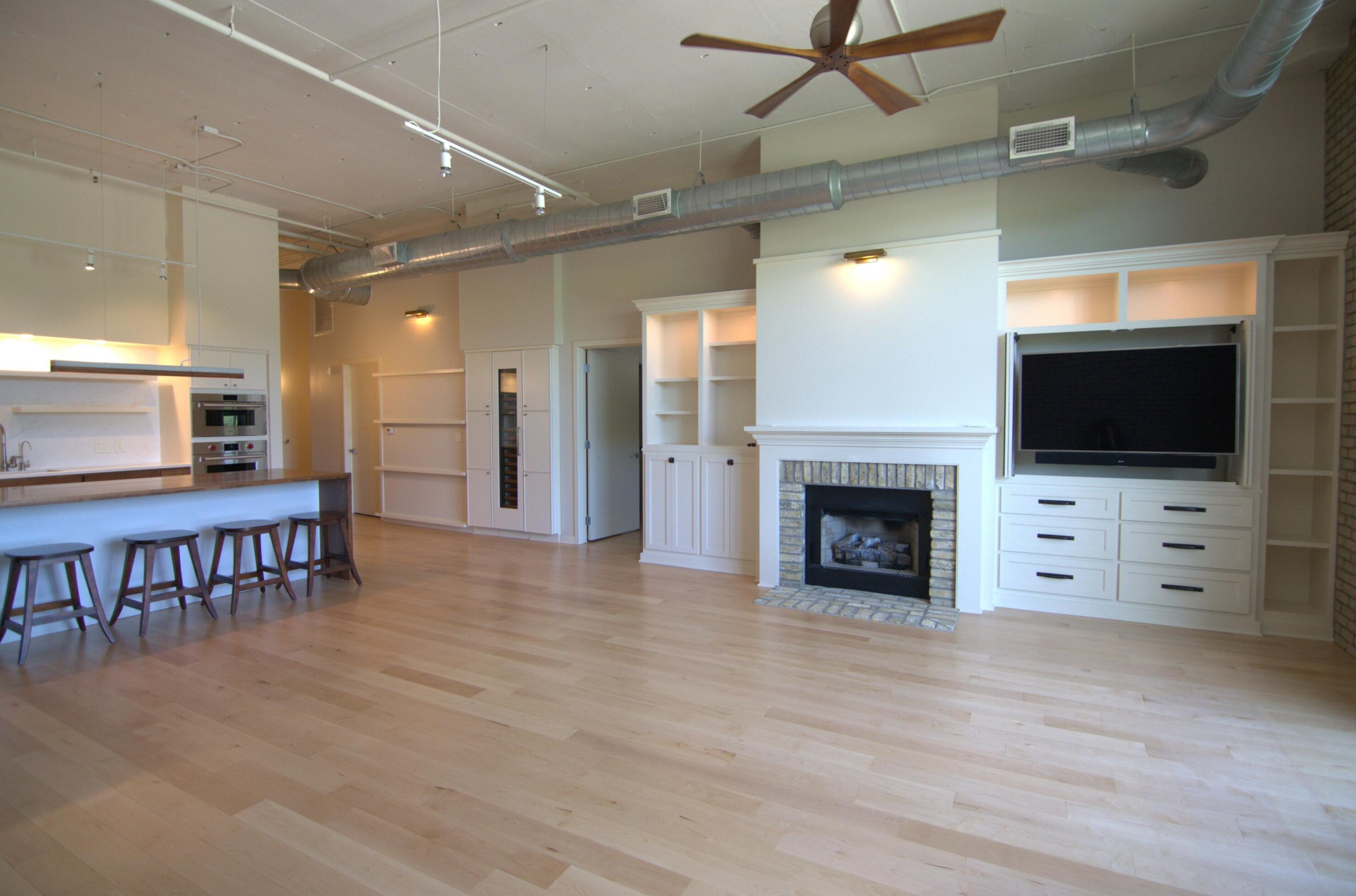 705 Village Green Way #407, West Bend, WI 53090