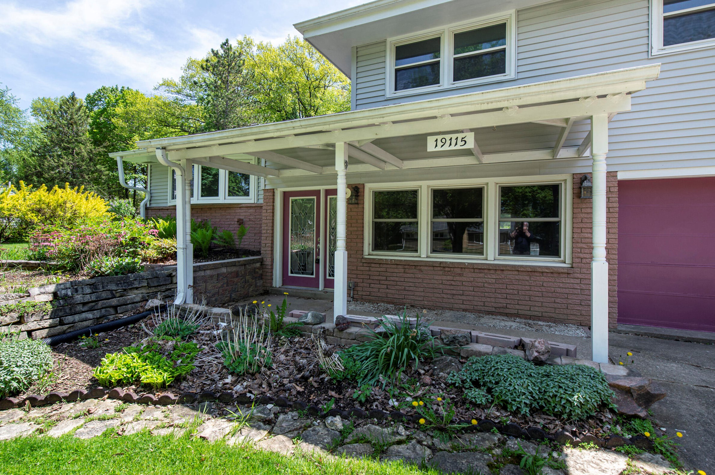 19115 Brookdale Dr, Brookfield, WI 53045-3307