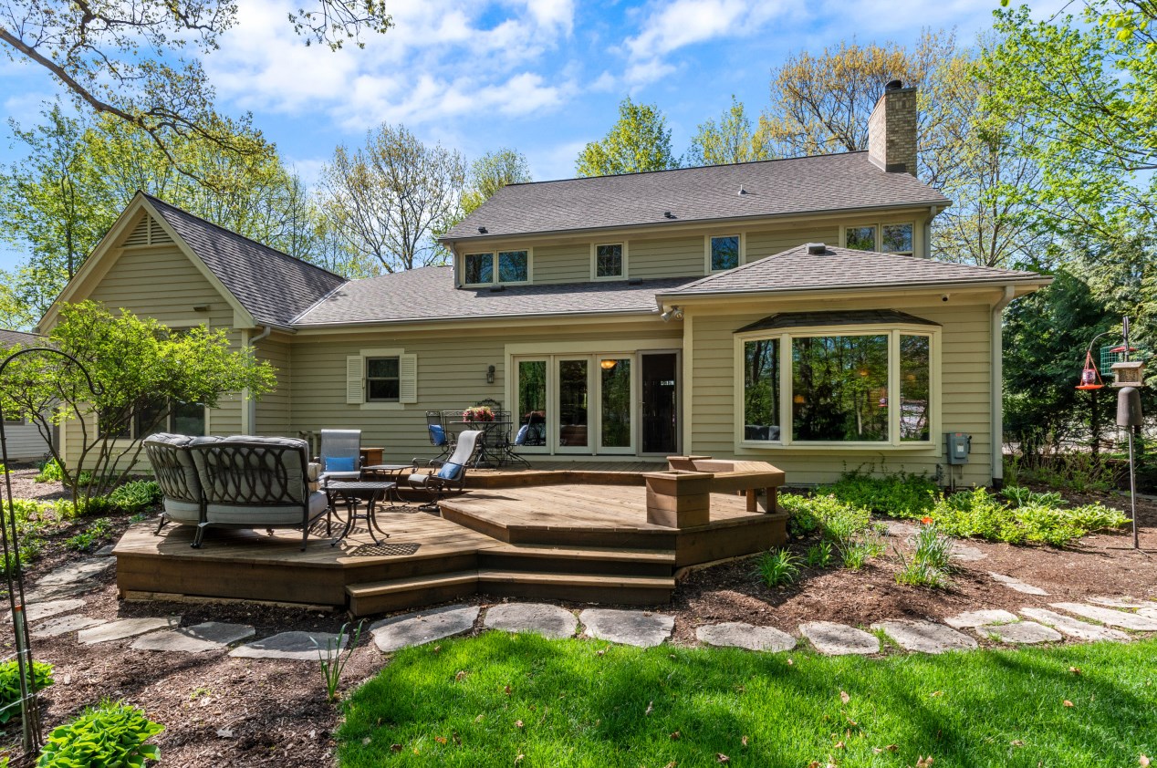 14530 W Meadowshire Dr, Waukesha, WI 53151