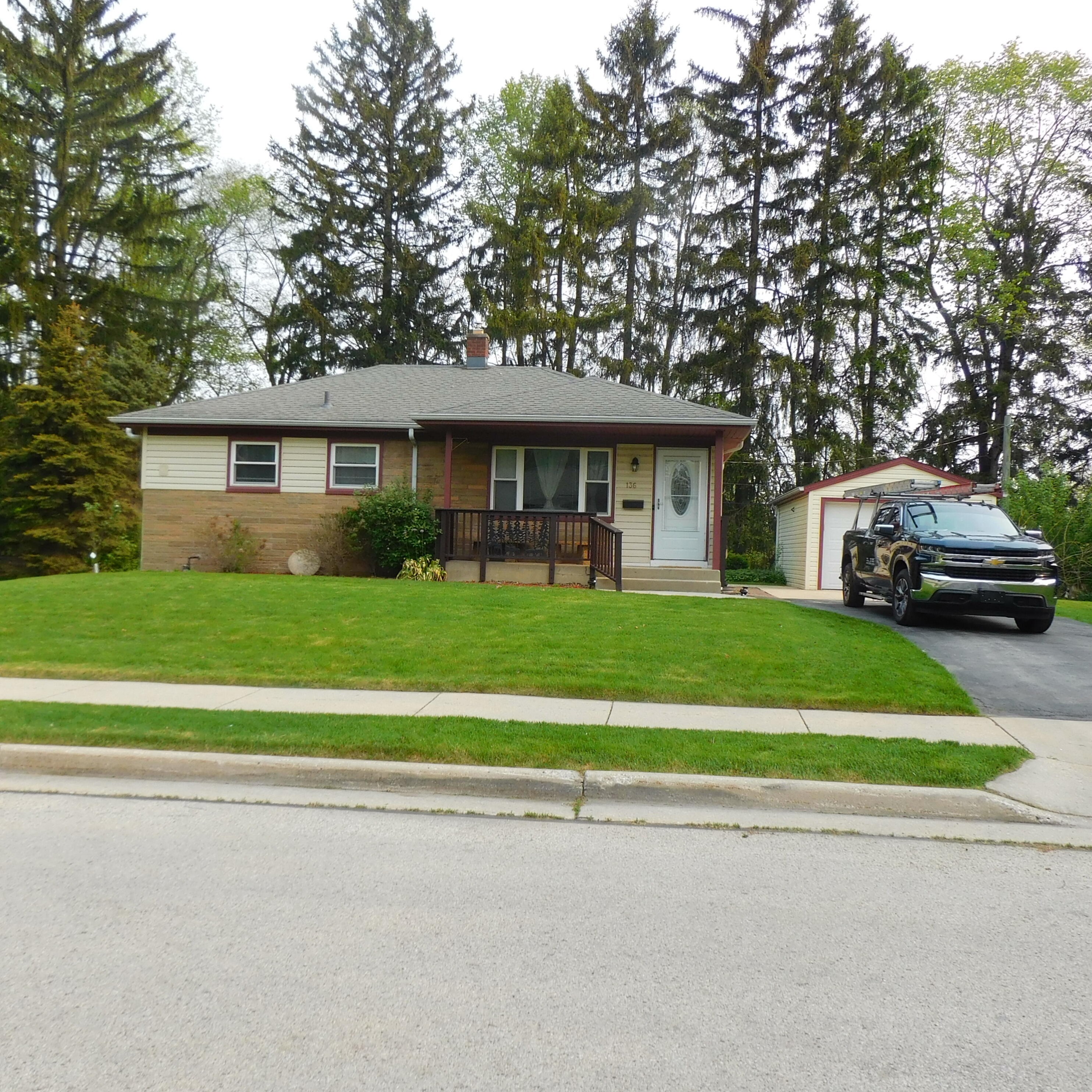 136 N Orchard St, Thiensville, WI 53092