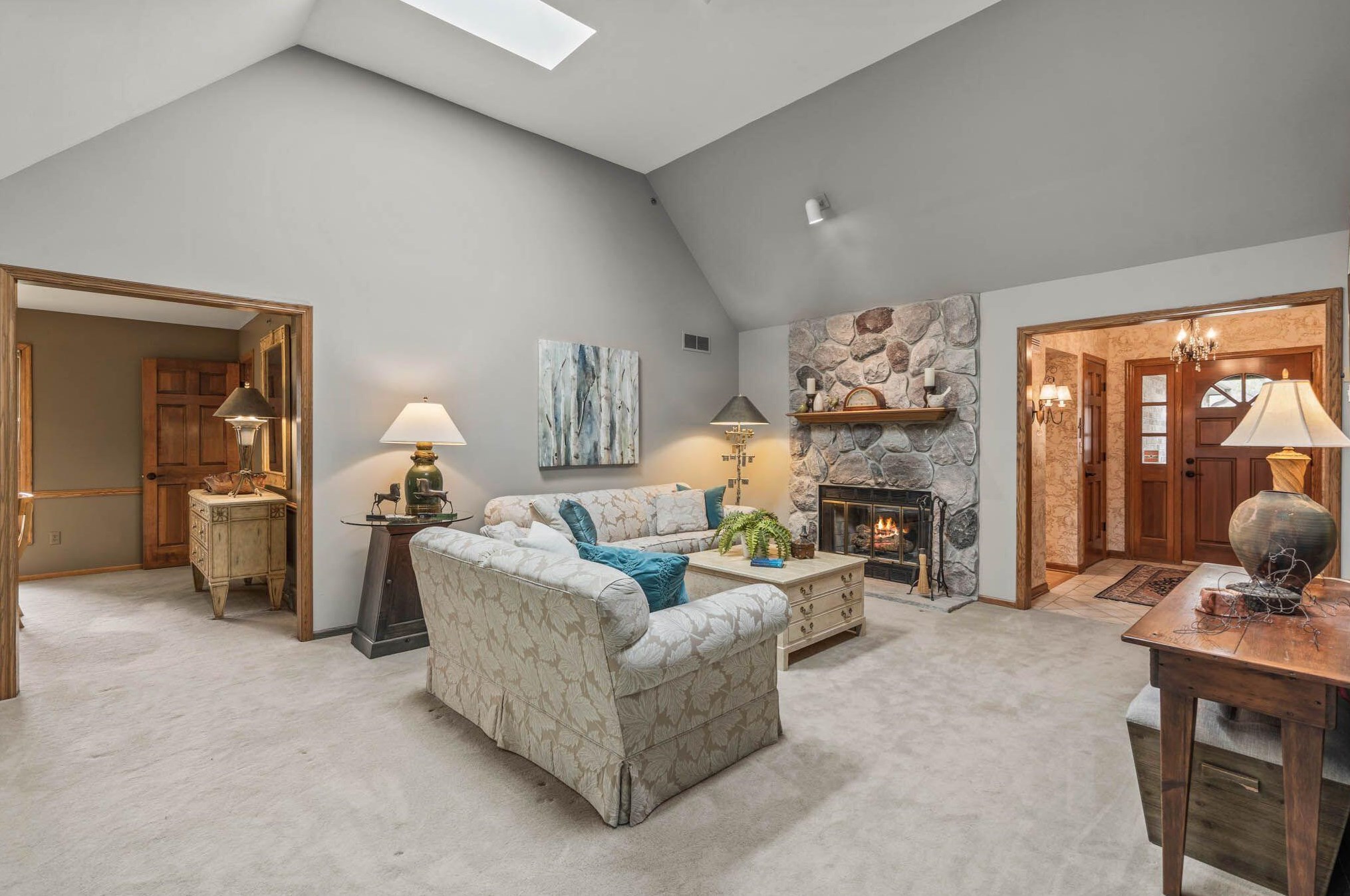 18905 Stonehedge Dr, Brookfield WI  53045-3656 exterior