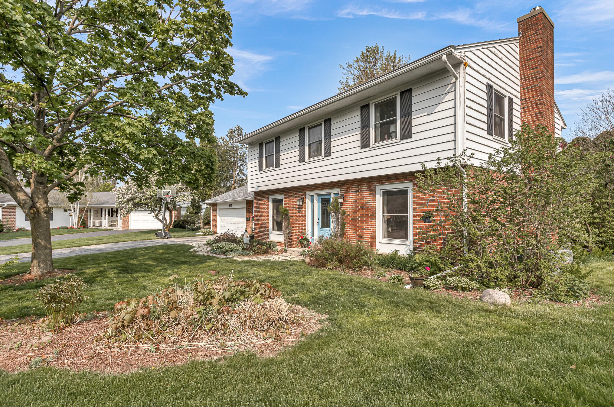 612 Pine Cir, Kohler, WI 53044-1418