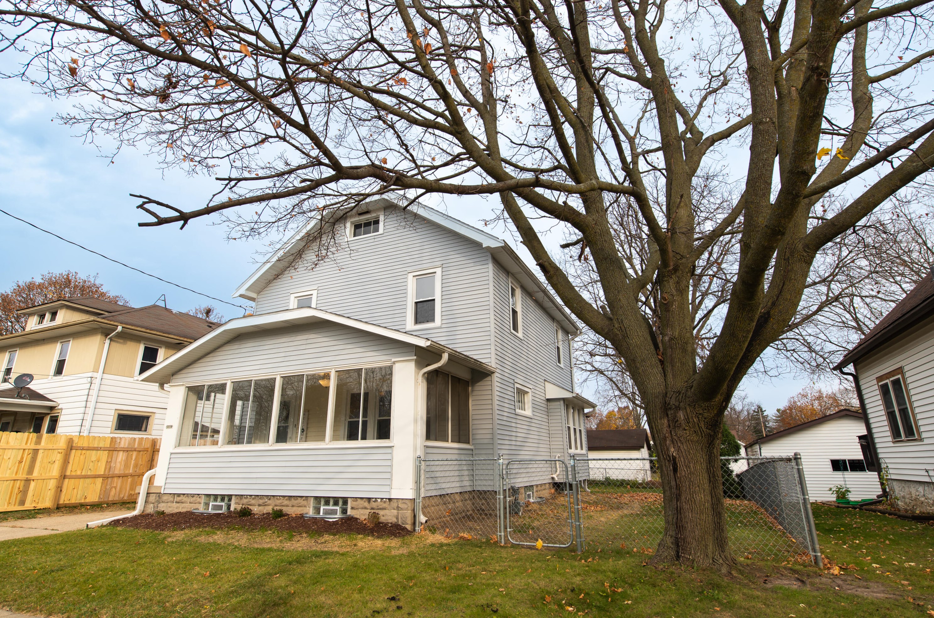 1008 Linden St, Waukesha, WI 53186